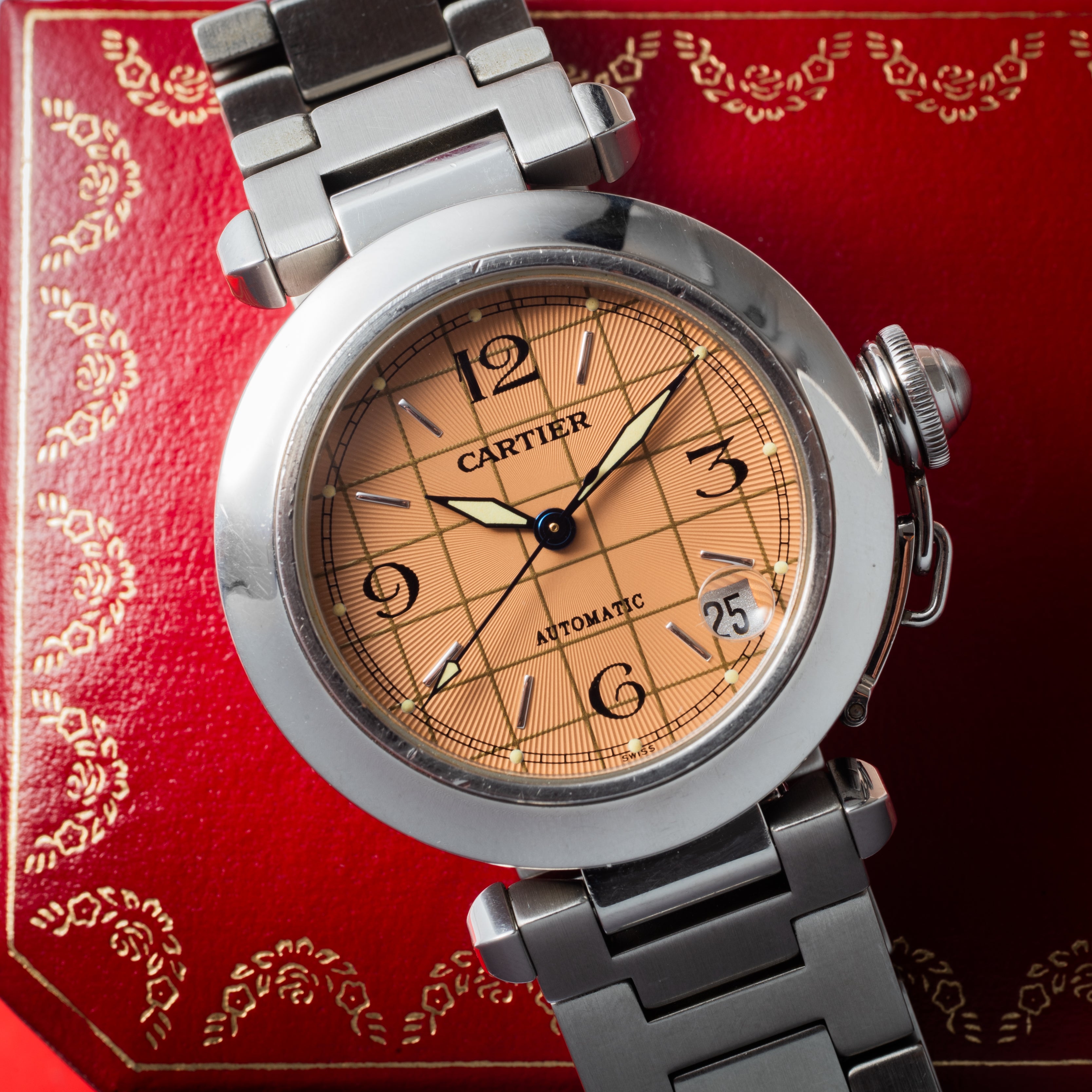カルティエ パシャC  ピンクダイヤル 箱、タグ付き 1990年代製