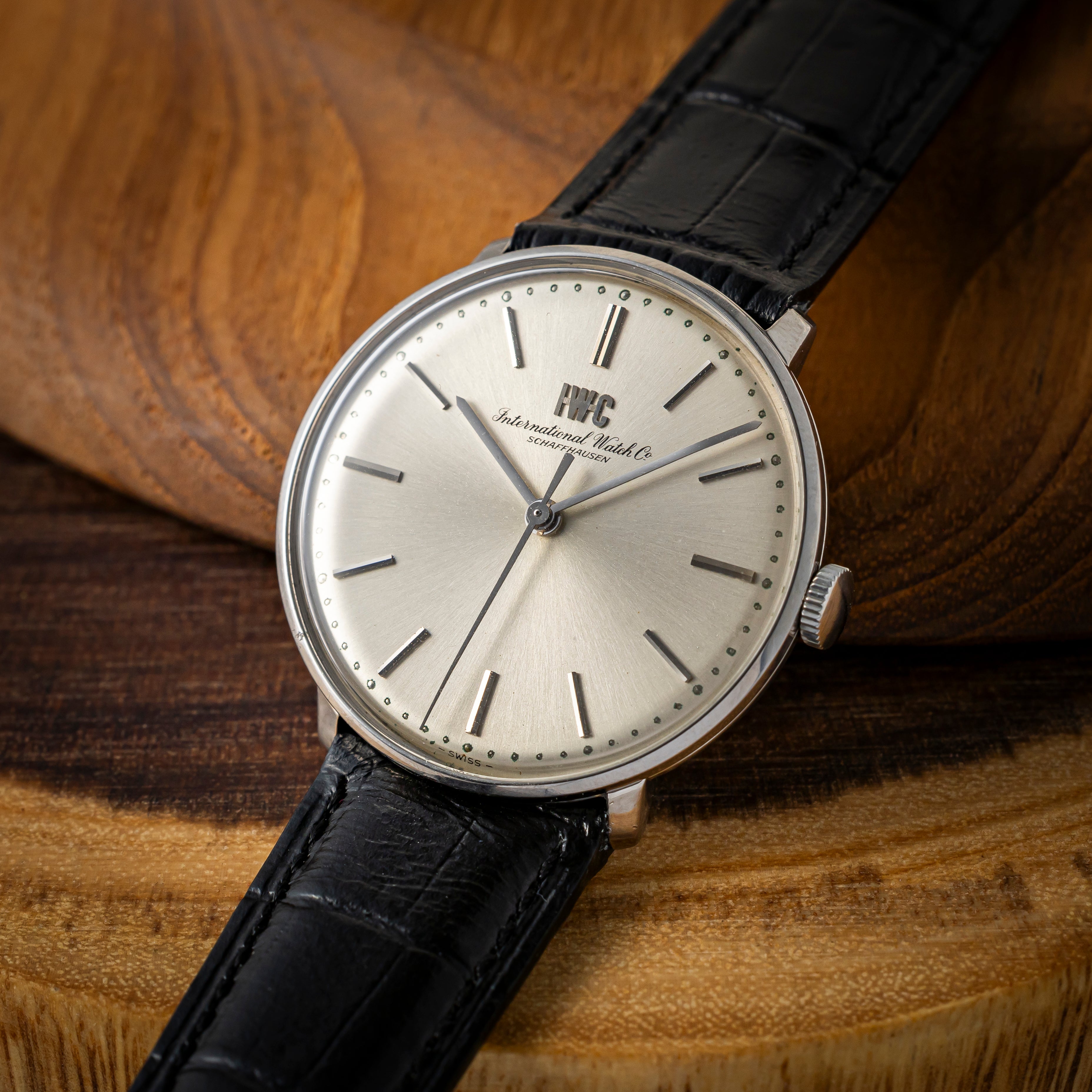 IWC ラウンドケース 1973年製 Ref.2401 国際サービス保証書付き Cal.403