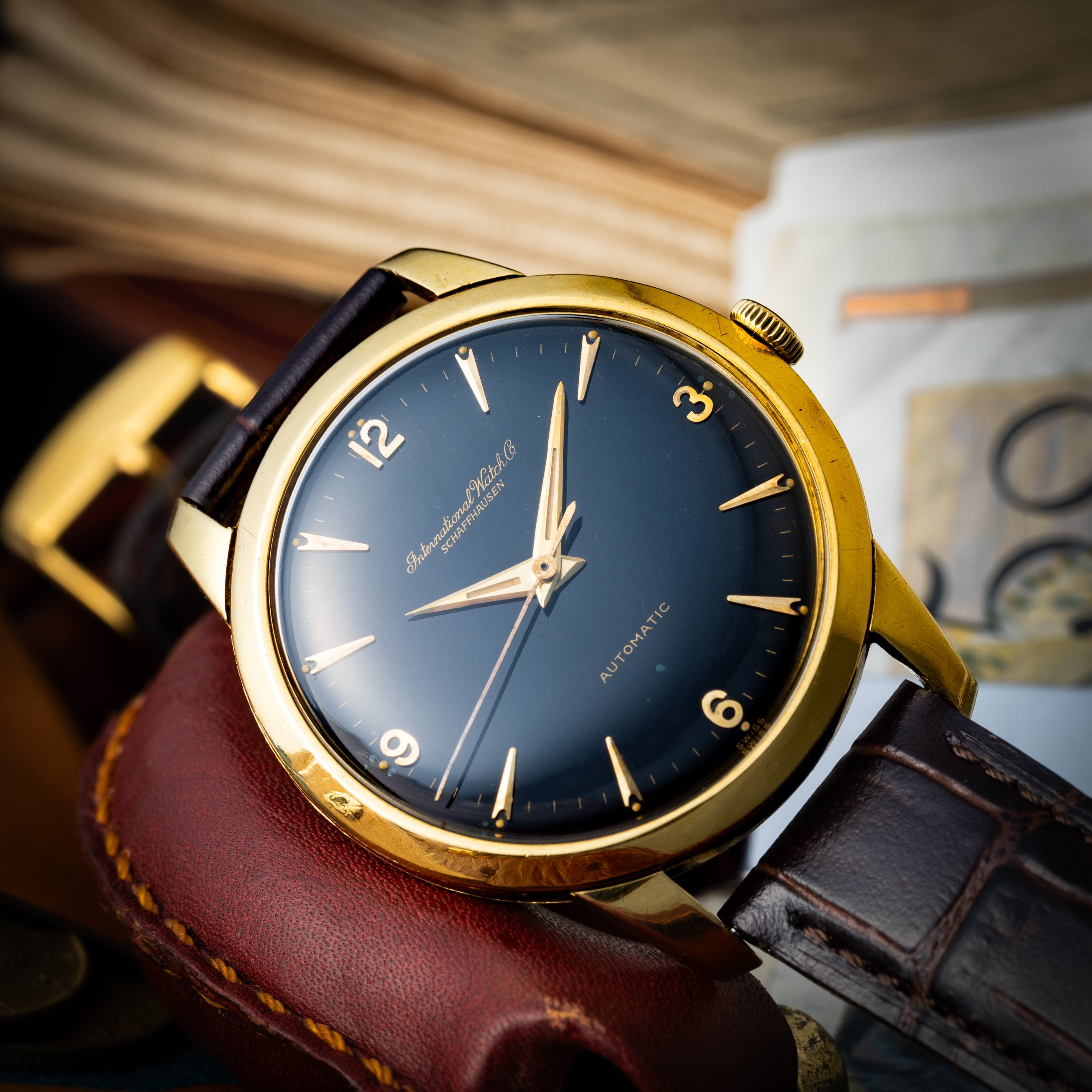 IWC ラウンドケース 18金無垢 1954年製 ブラックミラーダイヤル 箱付き