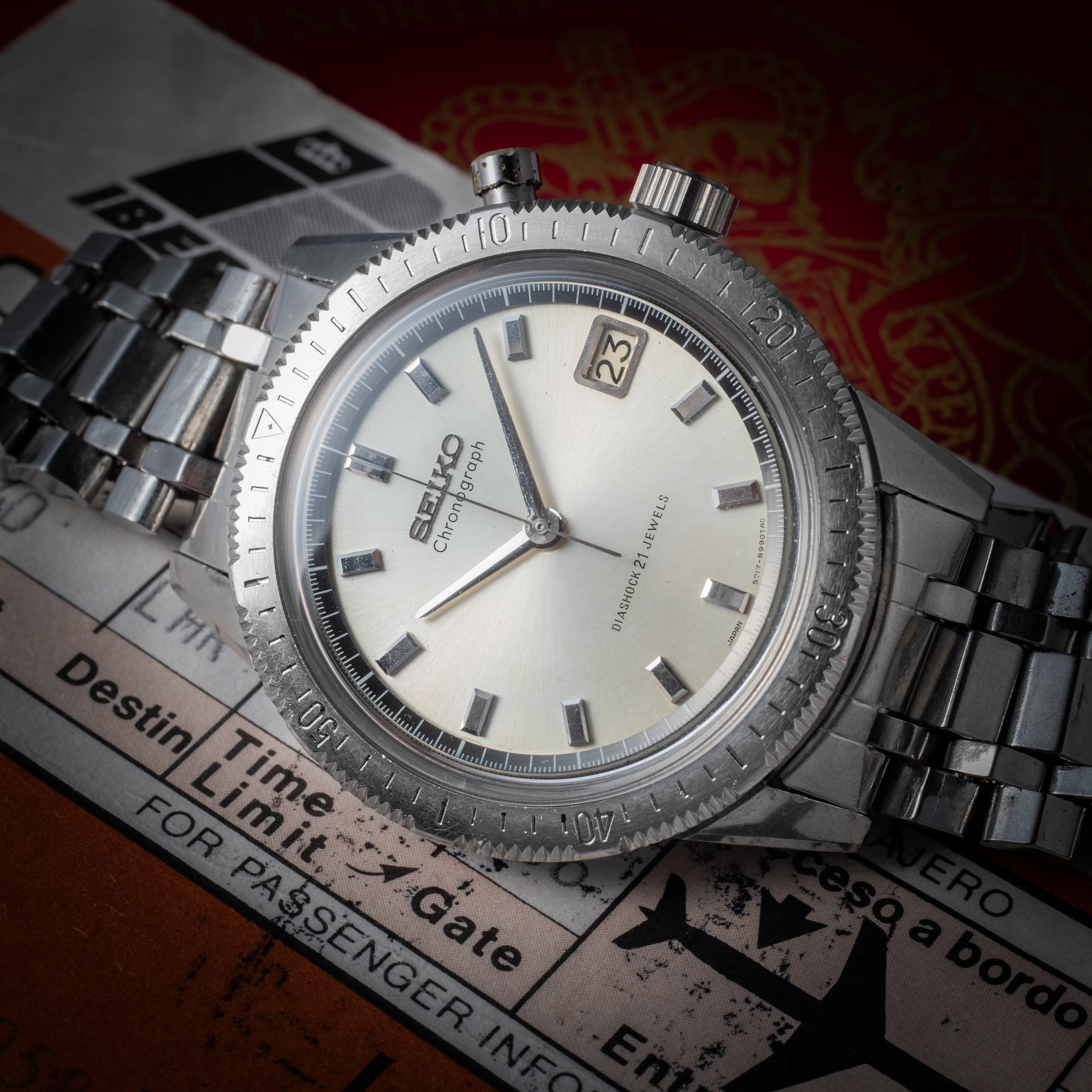 セイコー ワンプッシュクロノ 1964年製 Ref.5717-8990 手巻き カレンダー付き ステンレスベゼル 純正ブレス付き