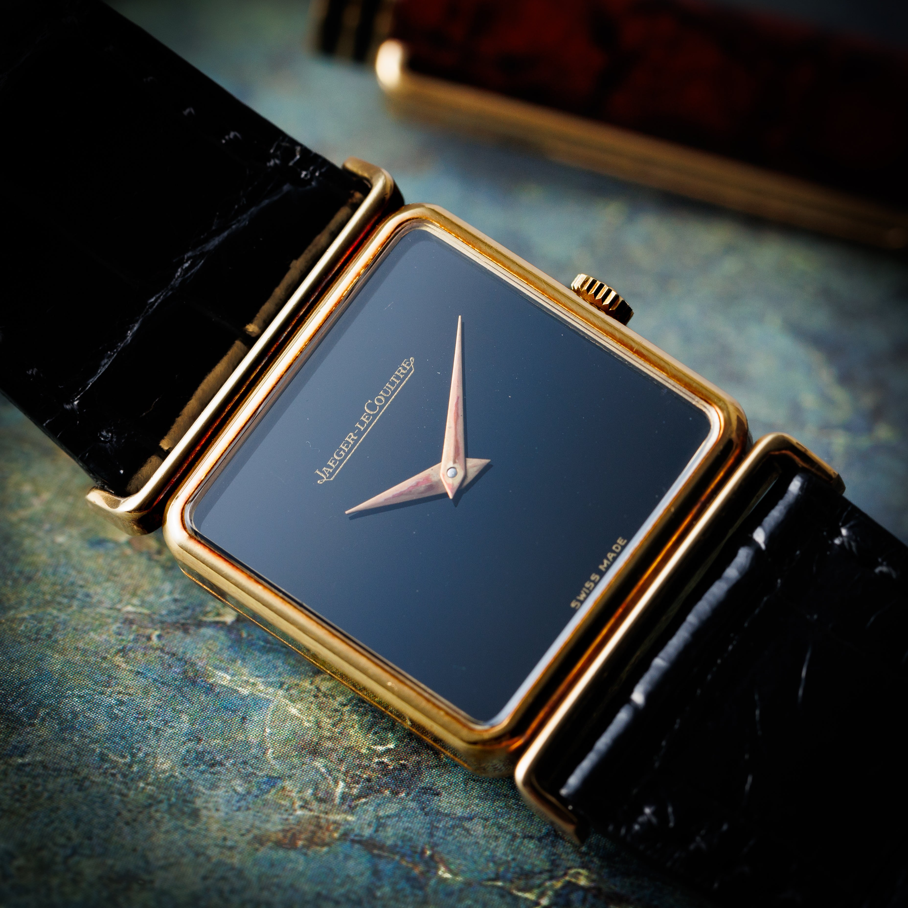 ジャガー・ルクルト スクエアケース 1970年代製 Ref.9117.21 18金イエローゴールド 純正尾錠付き