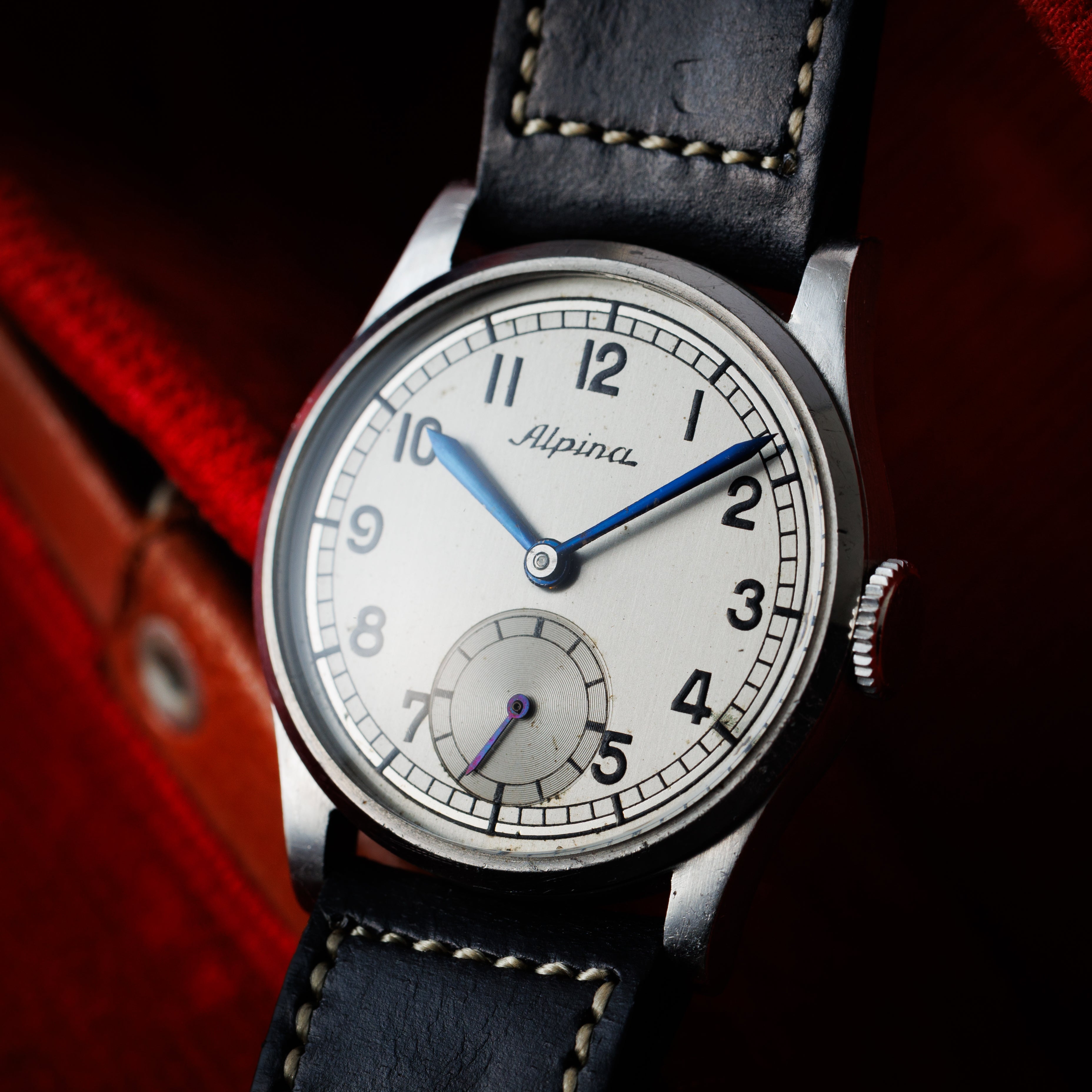 アルピナ ラウンドケース 1940年代製 手巻き Cal.586 全アラビアダイヤル スモールセコンド