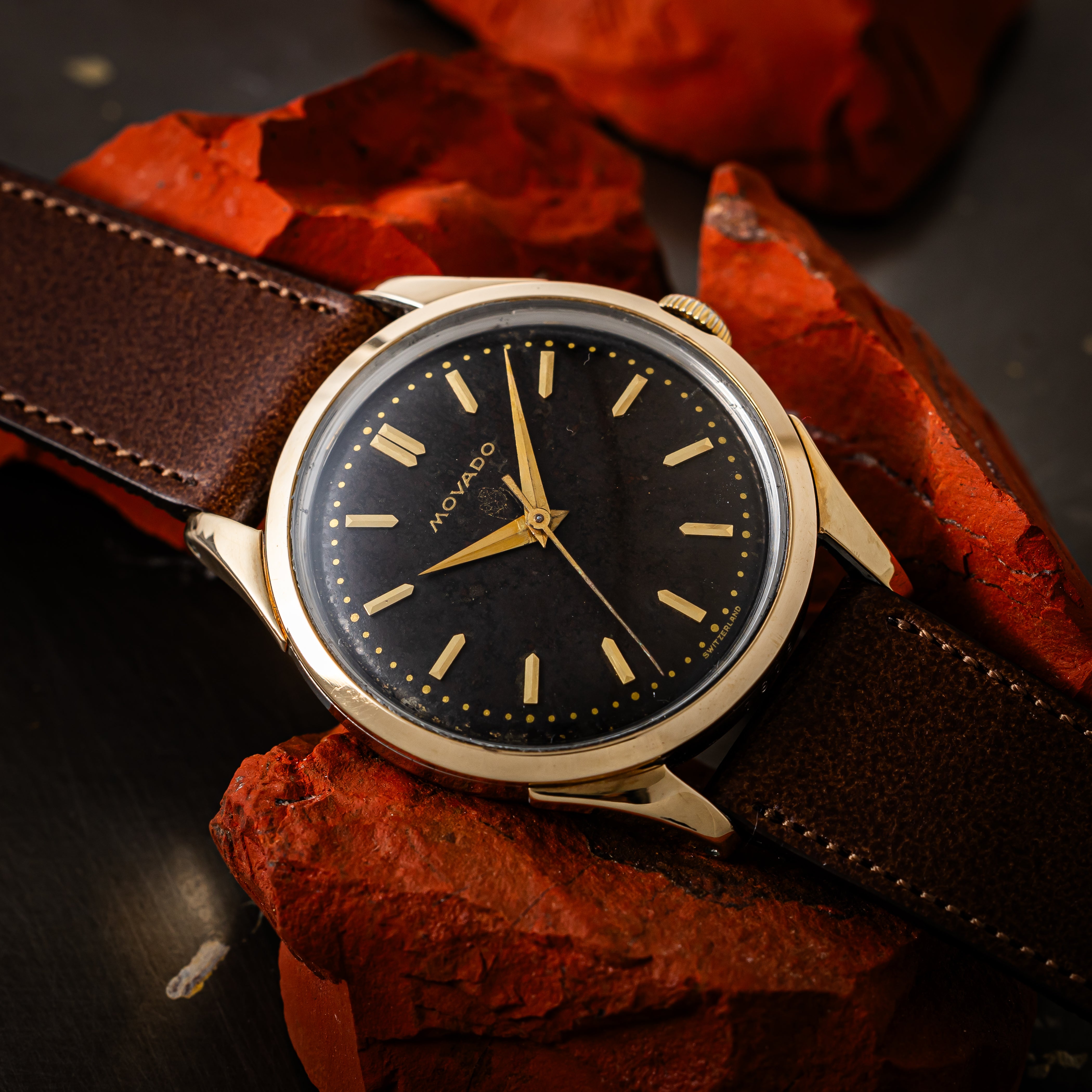 モバード ラウンドケース 1950年代製 Ref.7679トップゴールド FBケース ブラックダイヤル