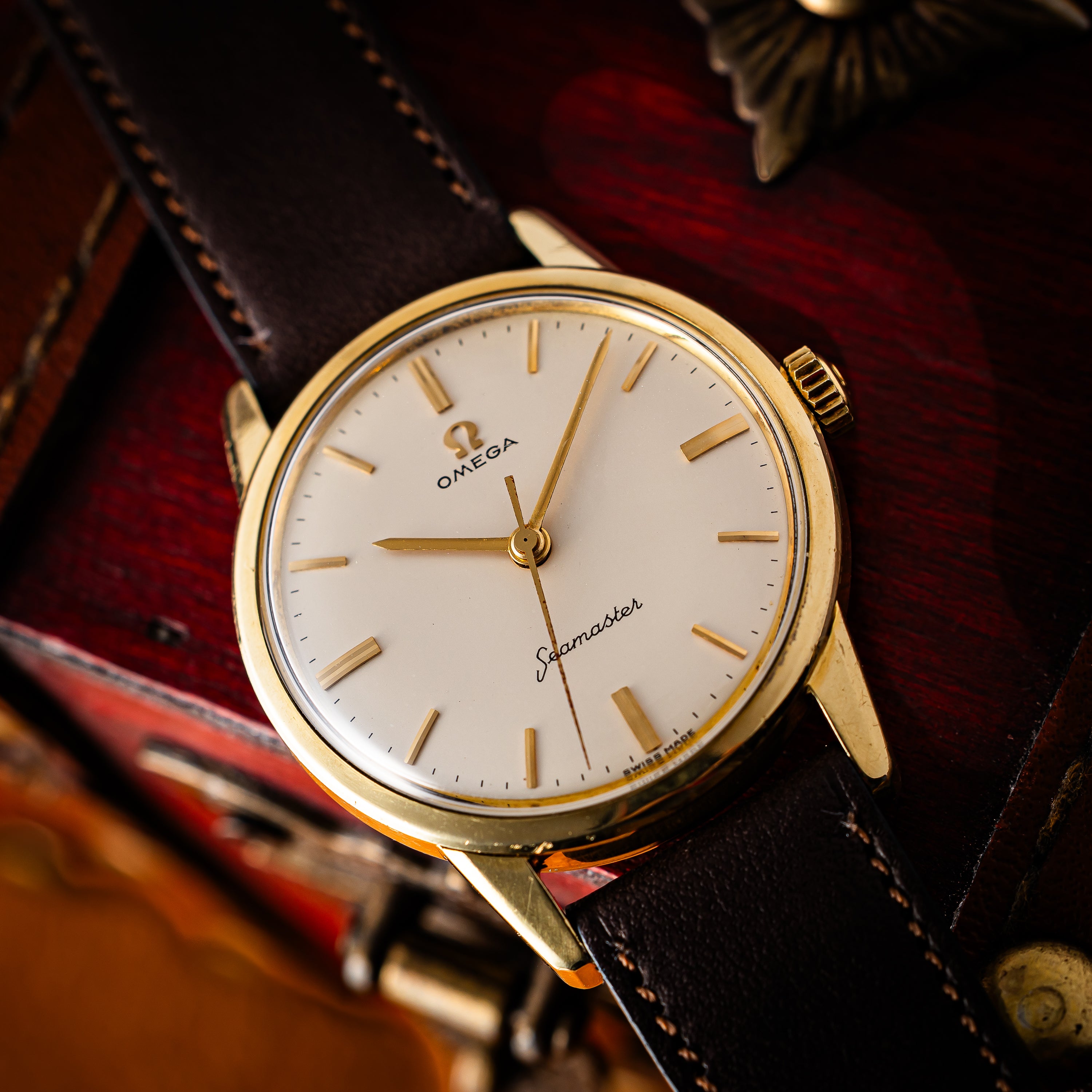 オメガ 30mmキャリバー 1961年製 手巻きCal.285 Ref.14390-5SC トップゴールドケース