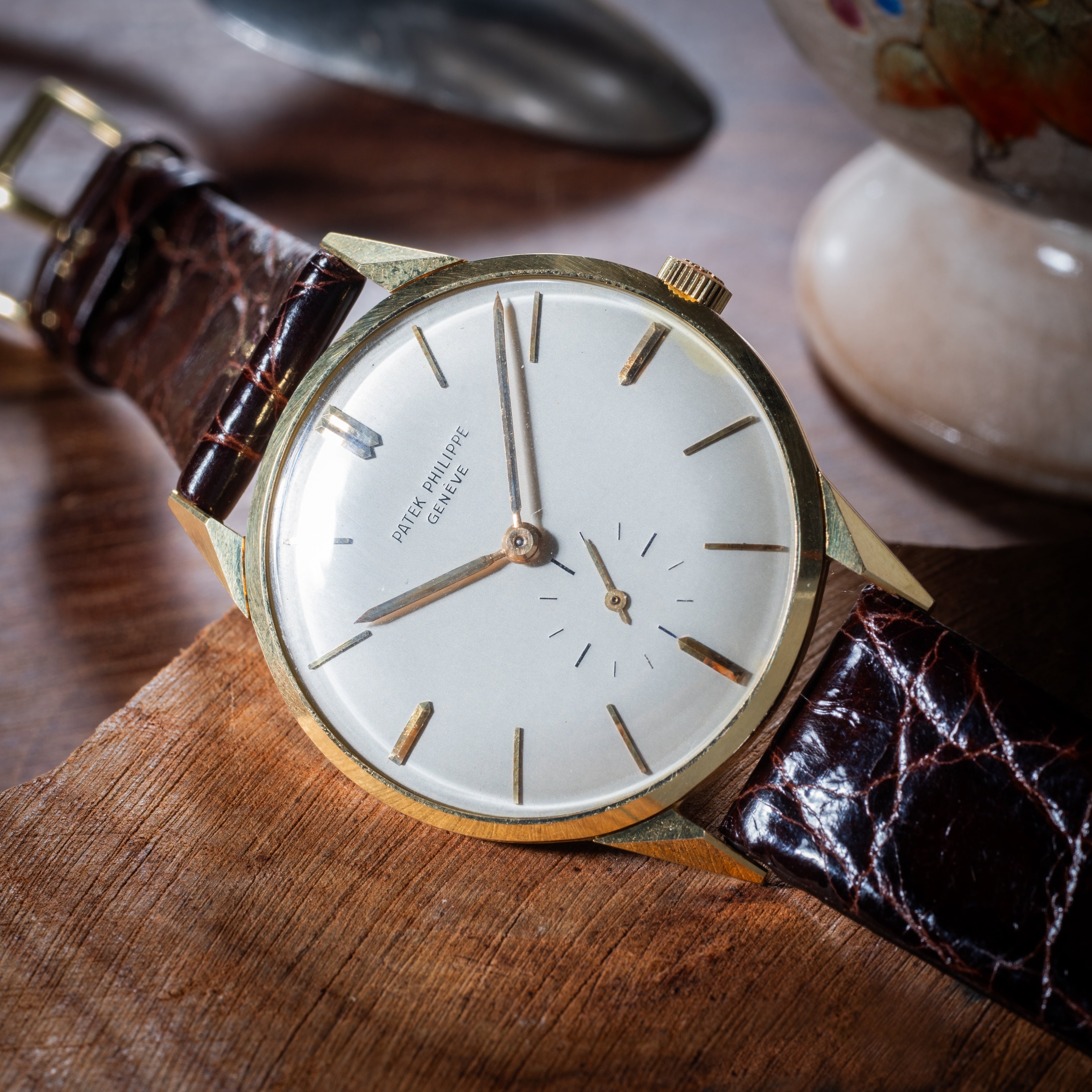 パテックフィリップ カラトラバ 1957年製 Ref.2568/1 18金無垢イエローゴールド 箱、サティフィケイト、純正尾錠付き