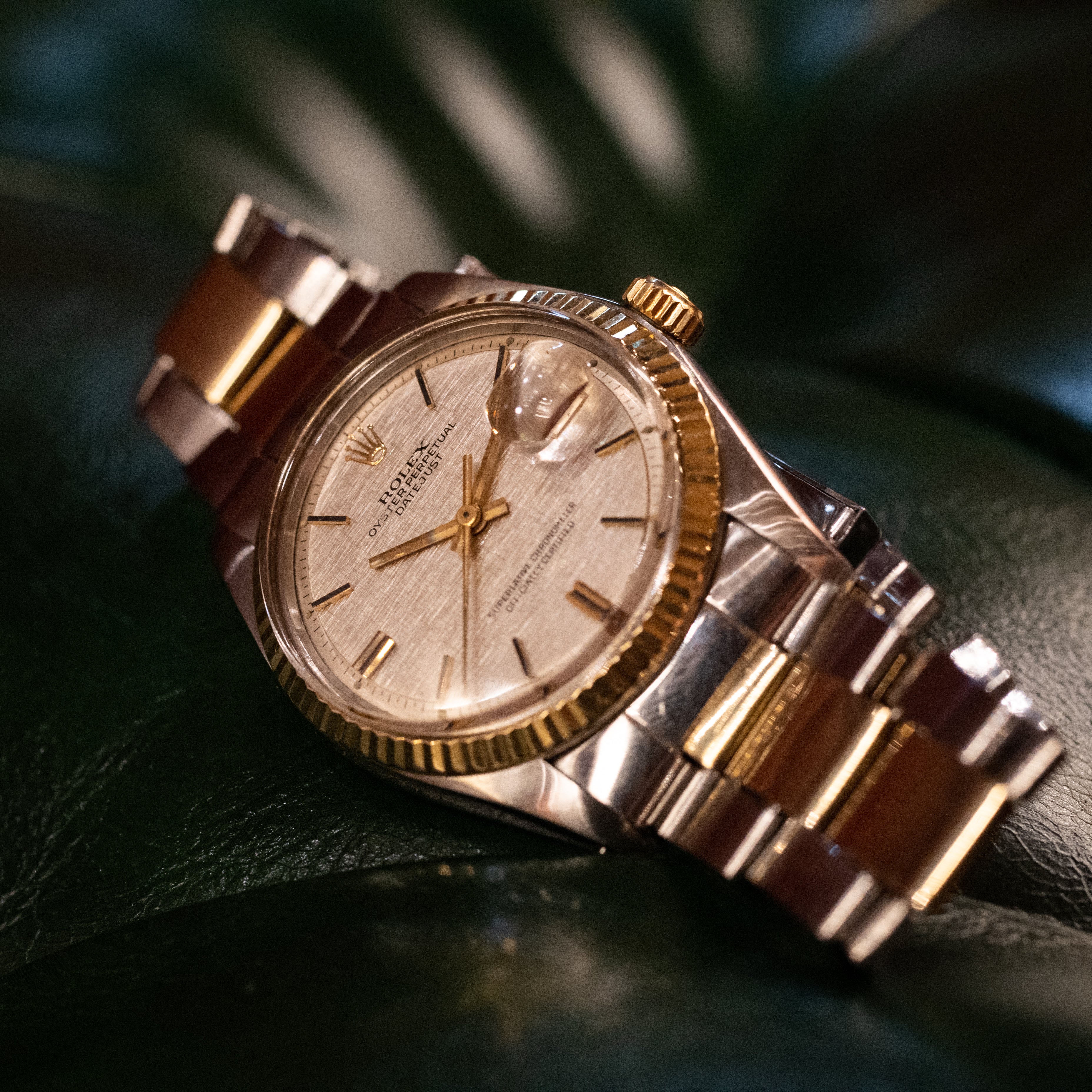 ロレックス デイトジャスト 1973年製 ギャラ 修理保証書付き Ref.1601 コンビ 3 連ブレス付き リネンダイヤル