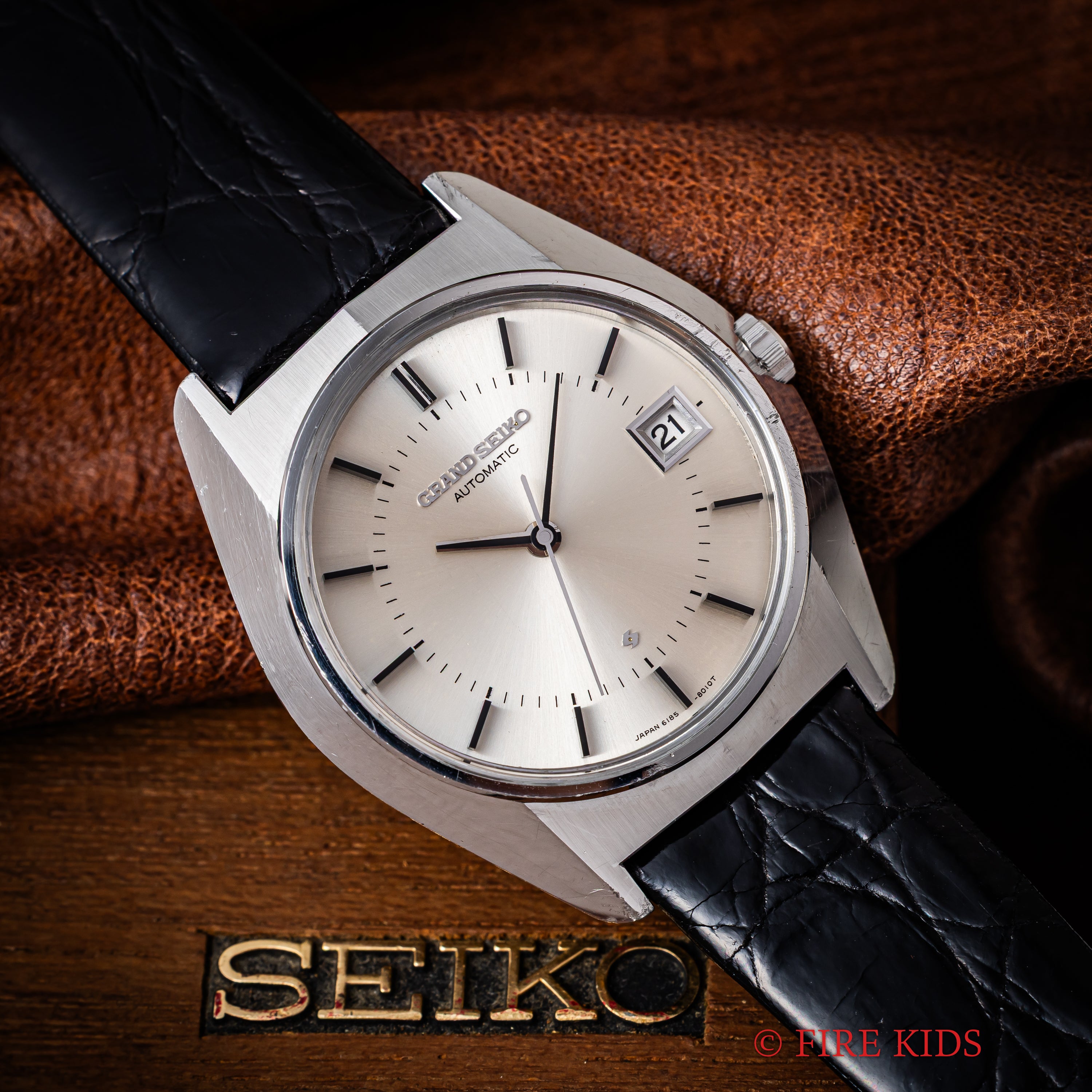 グランドセイコー V.F.Aファーストモデル Ref.6185-8020 1970年製 61V.F.A 桐箱、純正尾錠付き