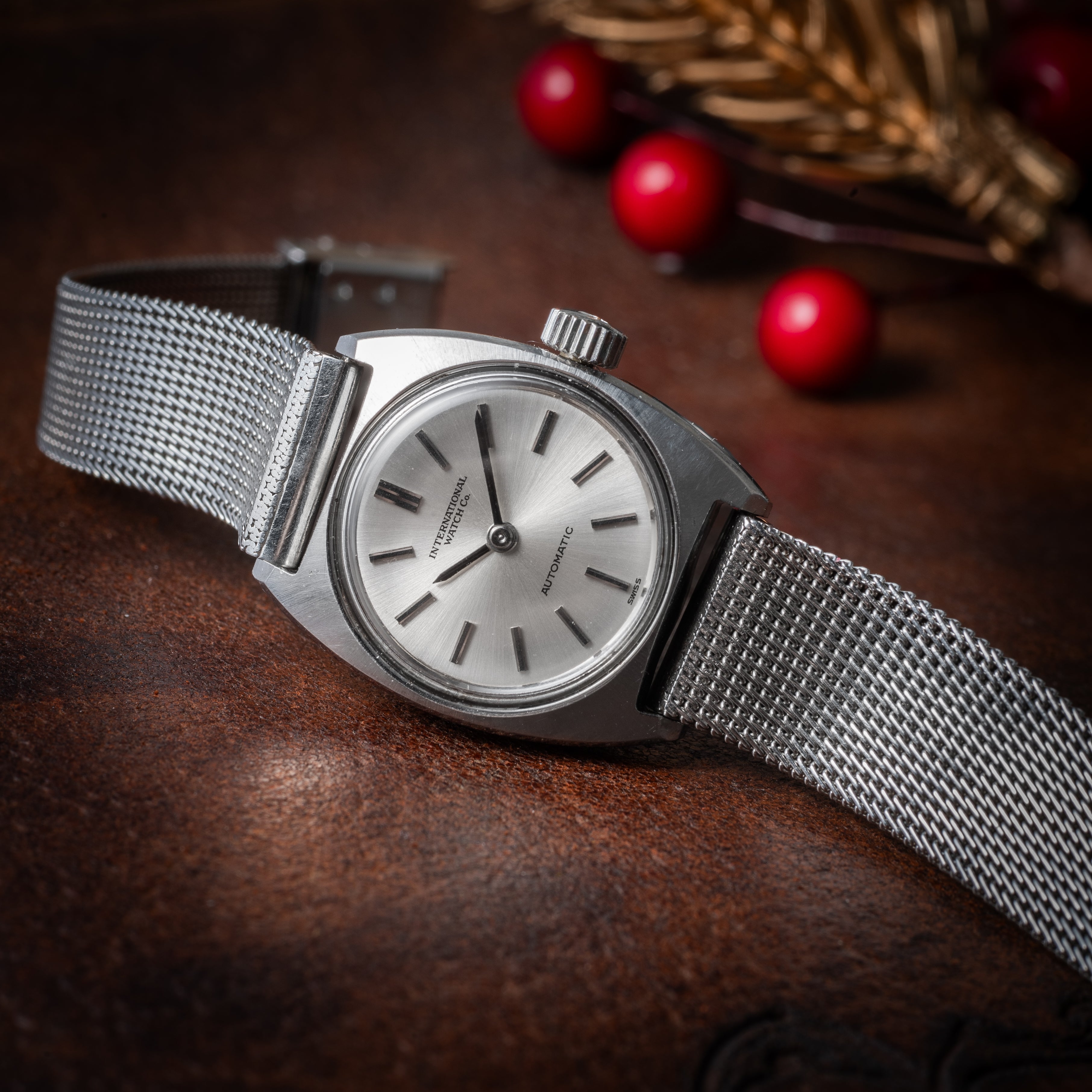 IWC レディース トノー型 1975年製 ペラトン式自動巻きCal.442 R2230A ステンレスメッシュブレス