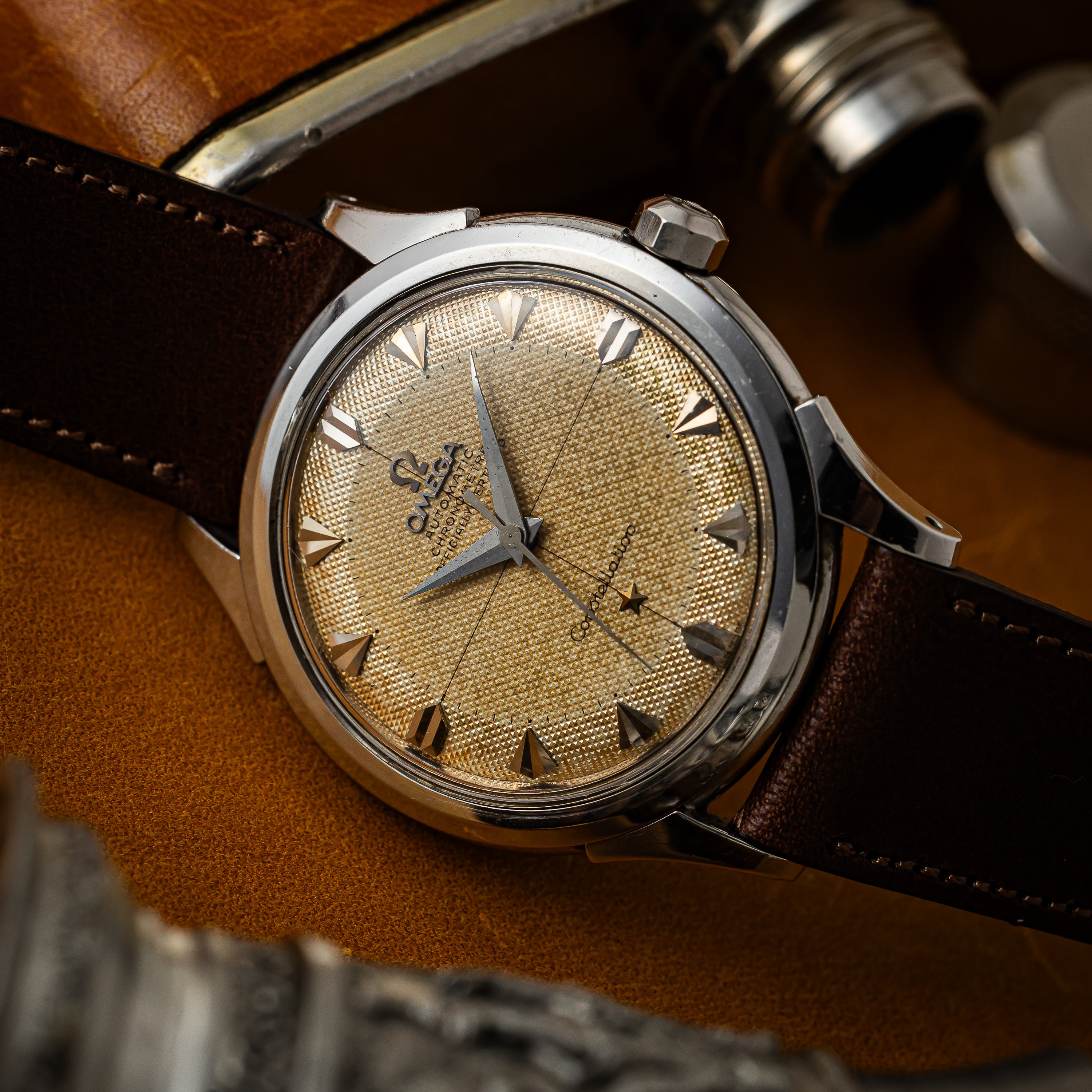 オメガ コンステレーション 1956年～1957年製 Ref.2852 8 SC ギョーシェダイヤル  純正尾錠付き