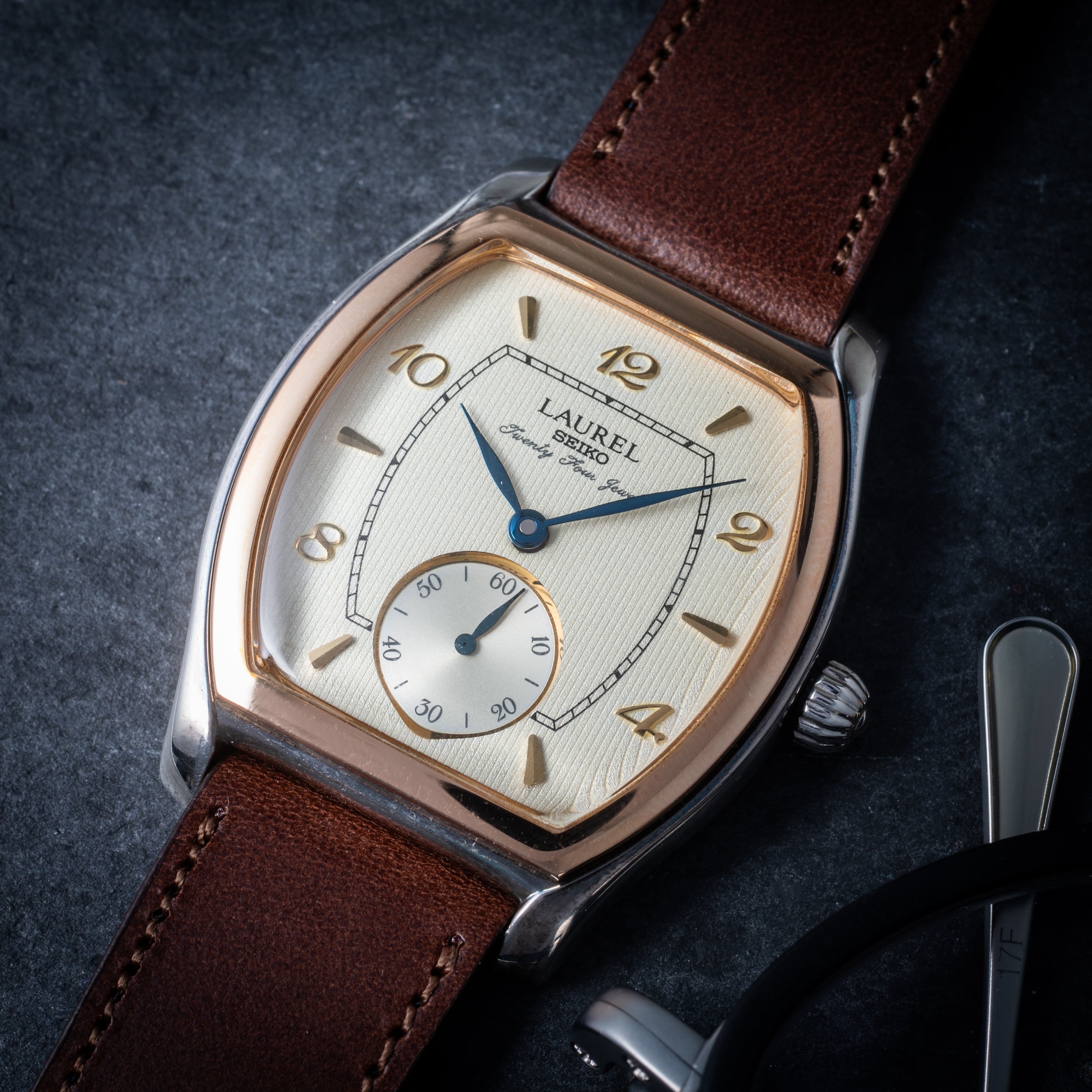 セイコー ローレル 1996年製 925銀無垢トノーケース 18金無垢ベゼル 手巻きCal.4S28