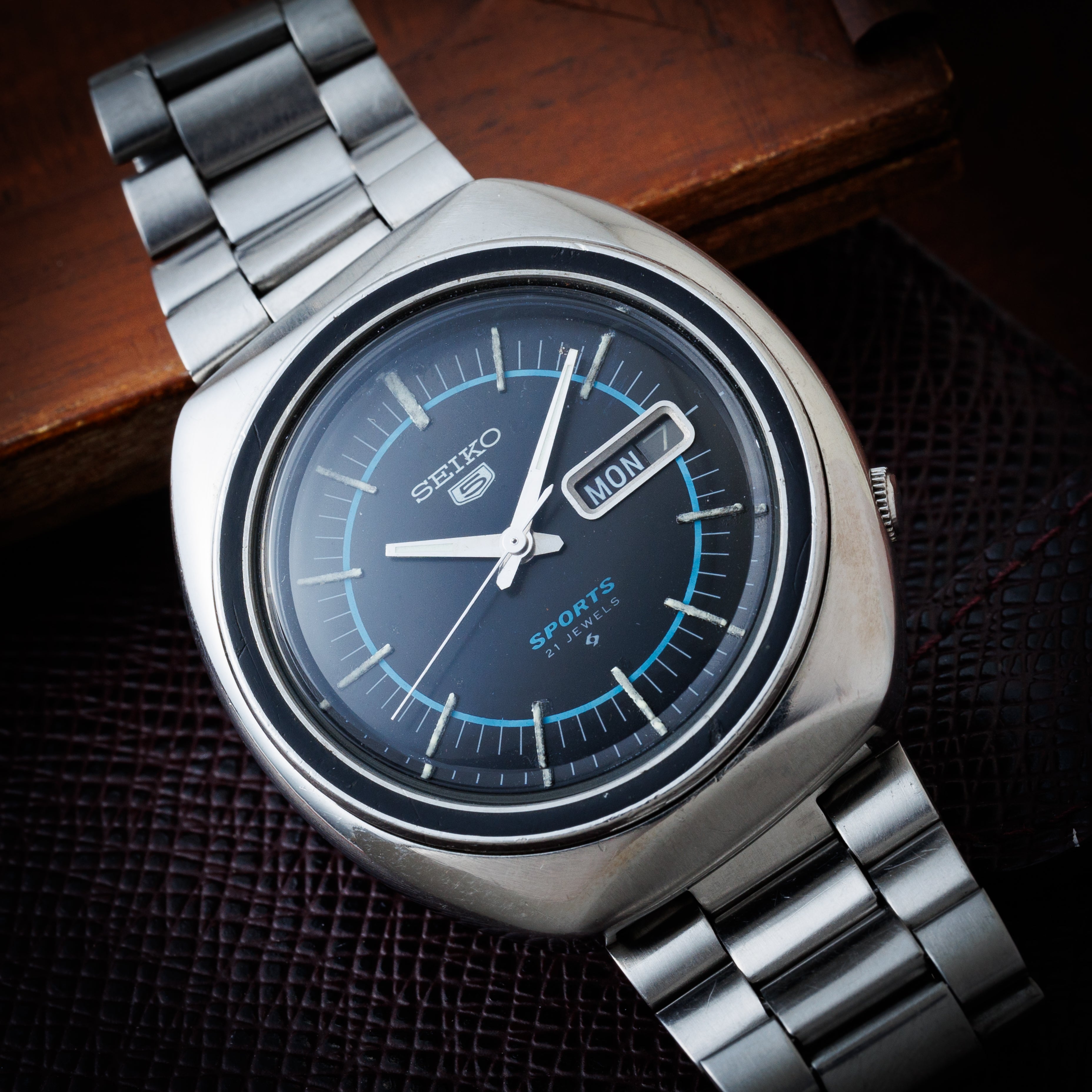 セイコー 5スポーツ 1971年製 ブラックダイヤル Ref.6309-8240 デイデイト 国外仕様