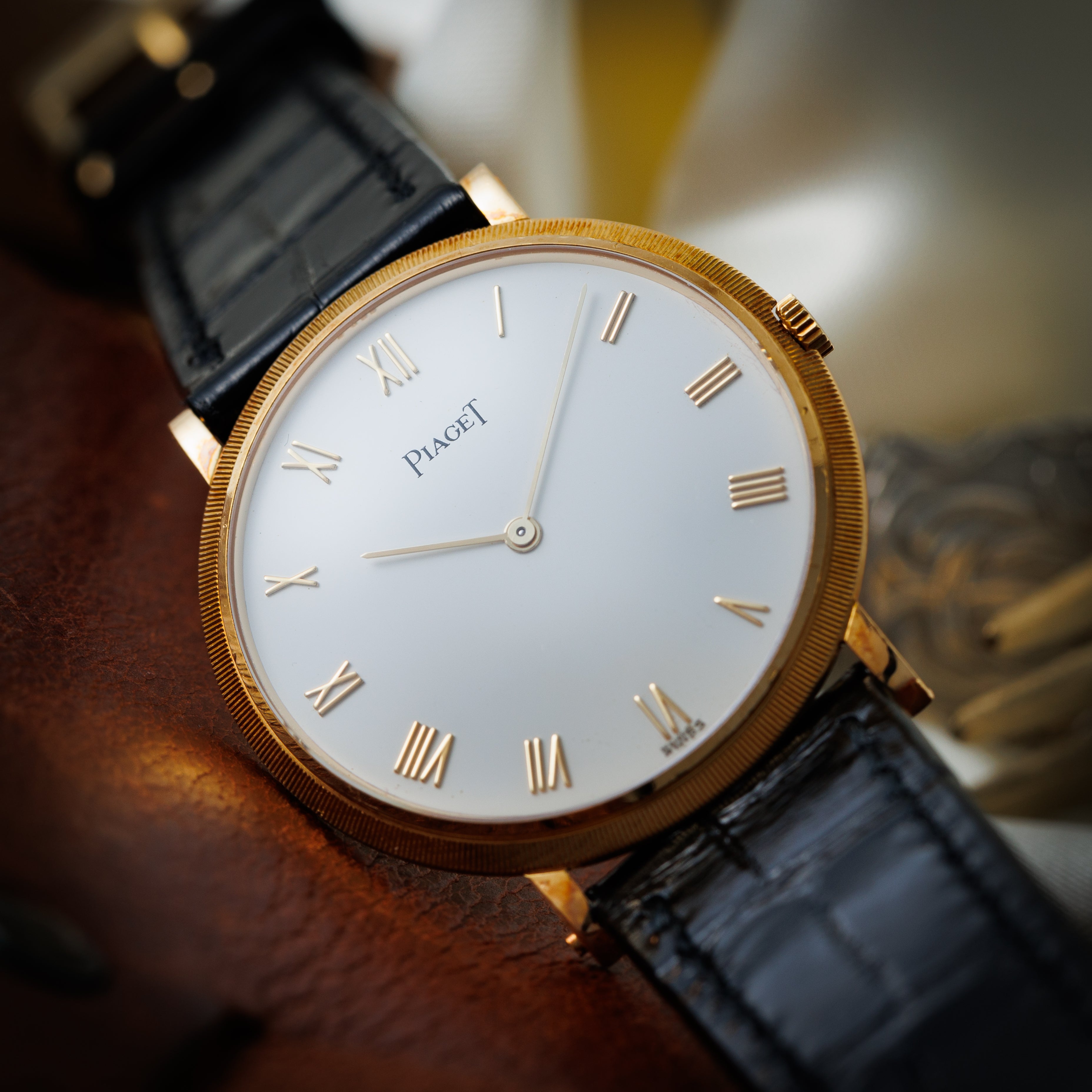 ピアジェ 18金無垢ラウンドケース 1990年代製 手巻き Cal.9P2 Ref.9023 純正尾錠、箱付き