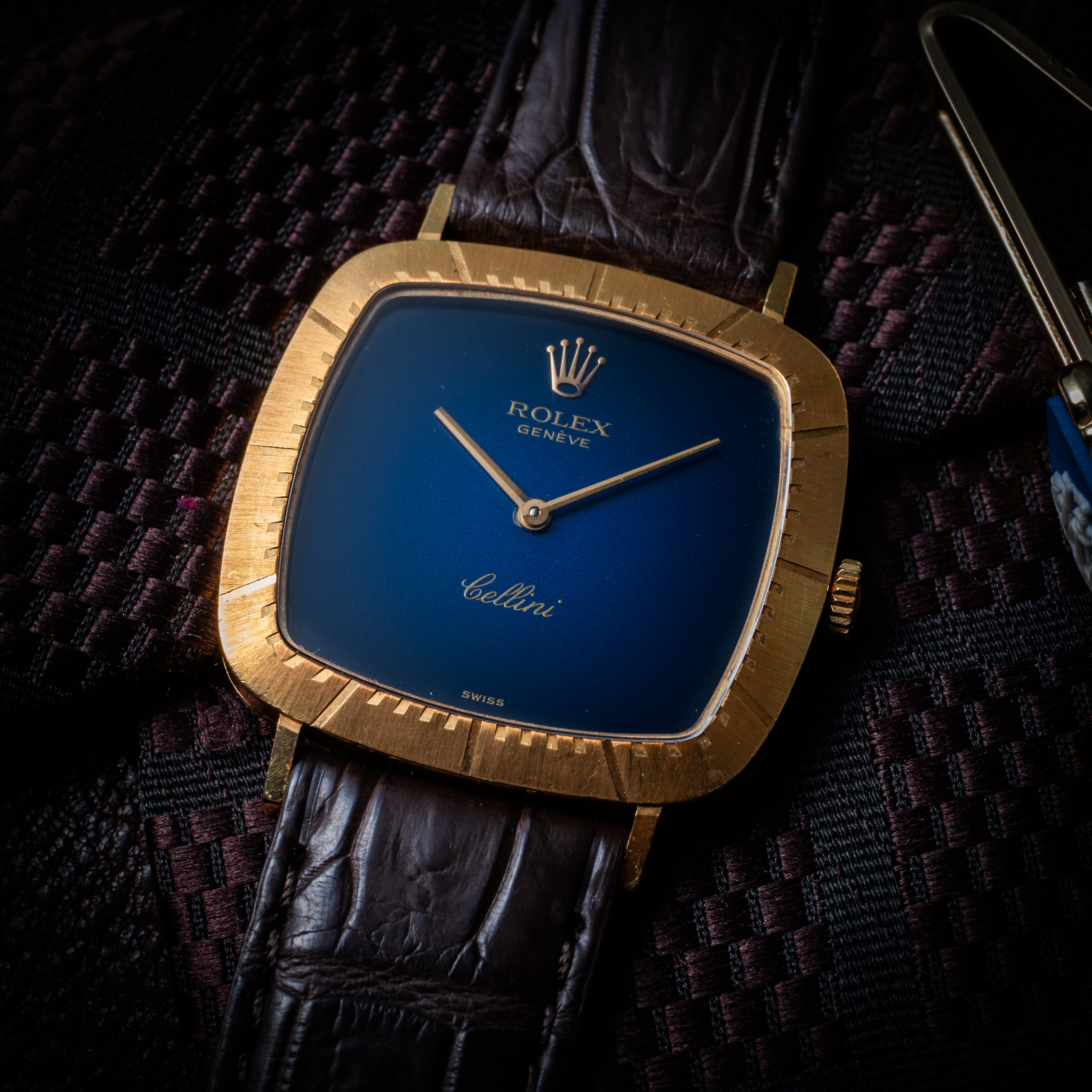 ロレックス チェリーニ クッションケース 1975年製 18金イエローゴールド ブルーグラデーションダイヤル