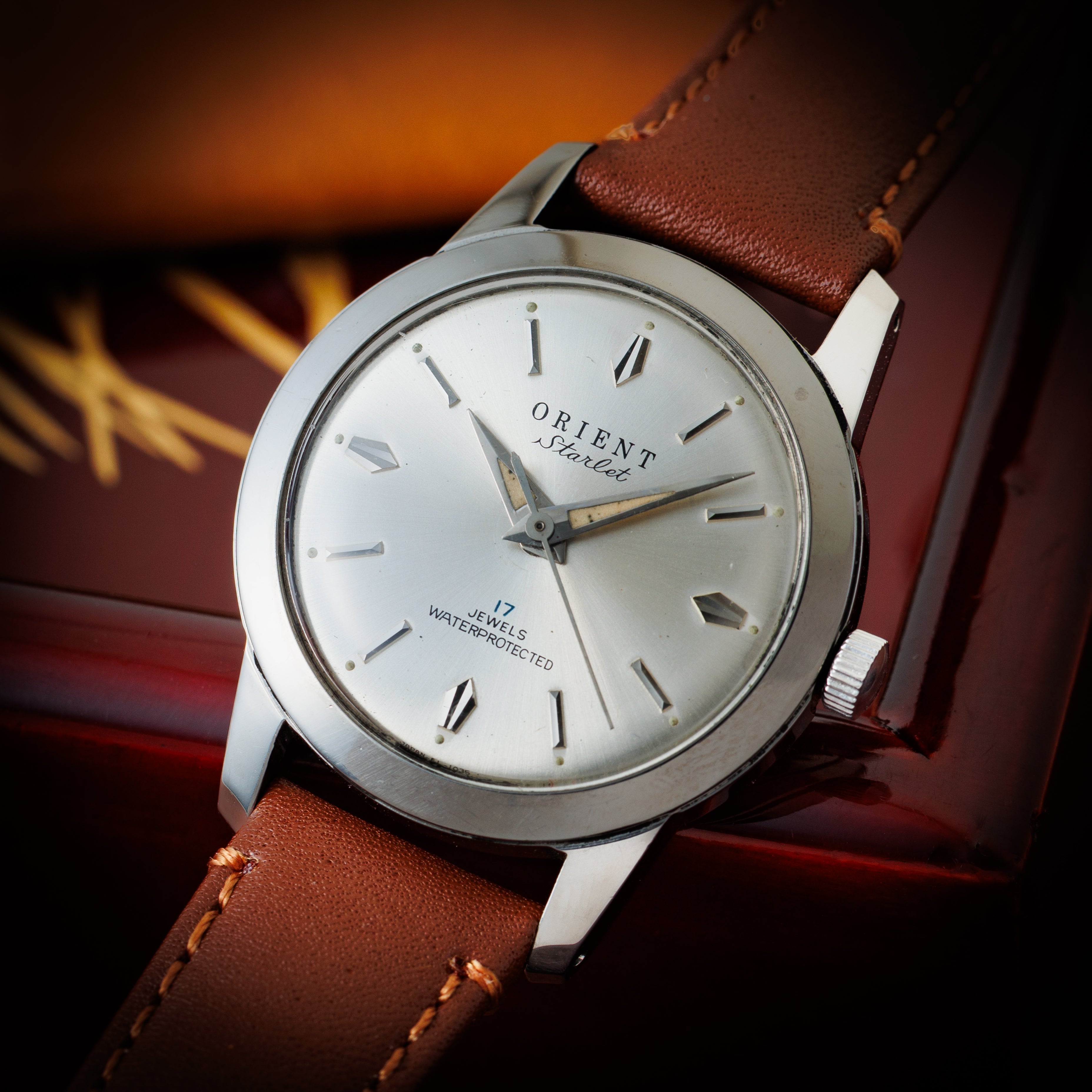 オリエント スターレット 1960年代製 17石手巻き スクリューバックケース