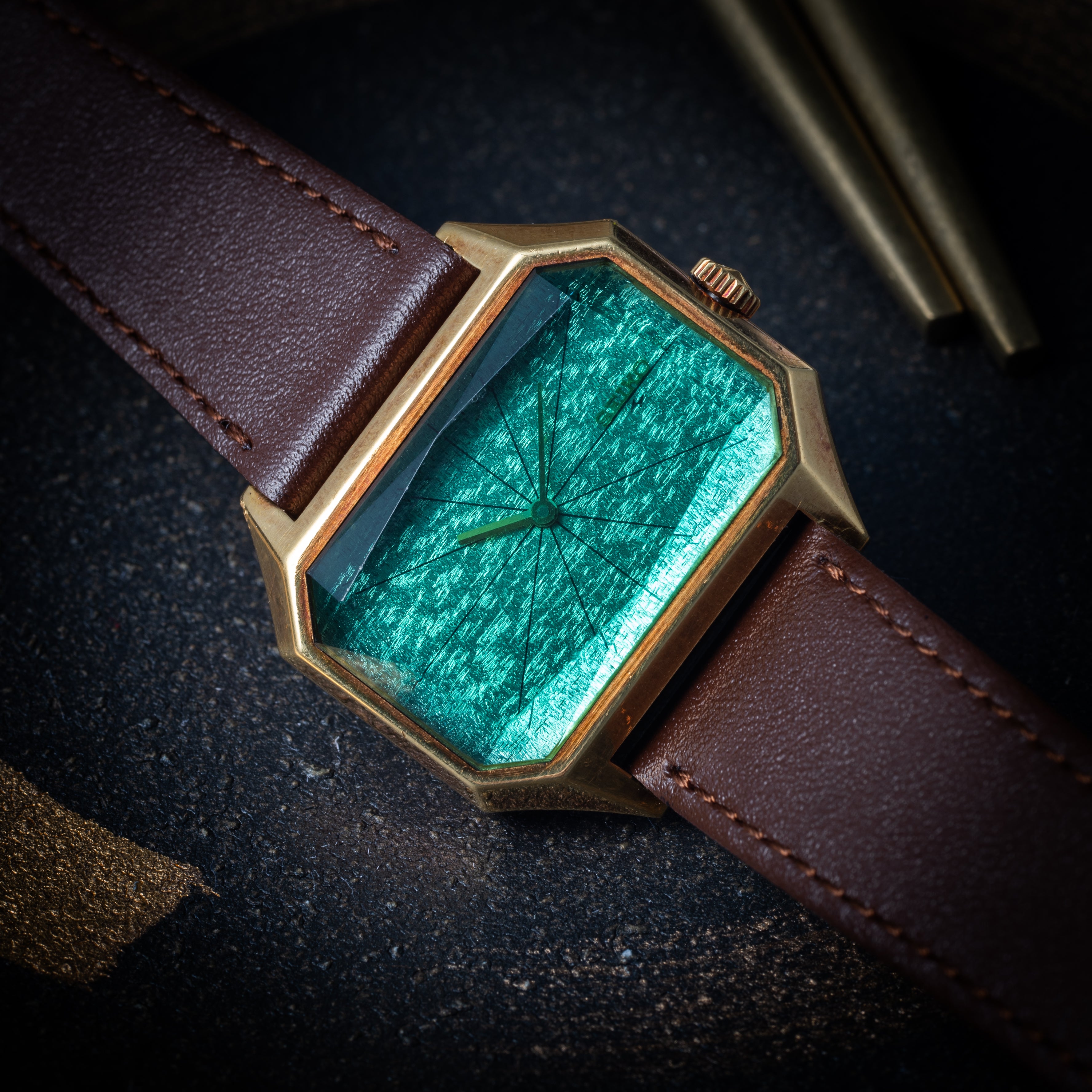 セイコー 18金無垢シャリオ 1973年製 カラーガラス 槌目ダイヤル 手巻き Ref.2220-3250