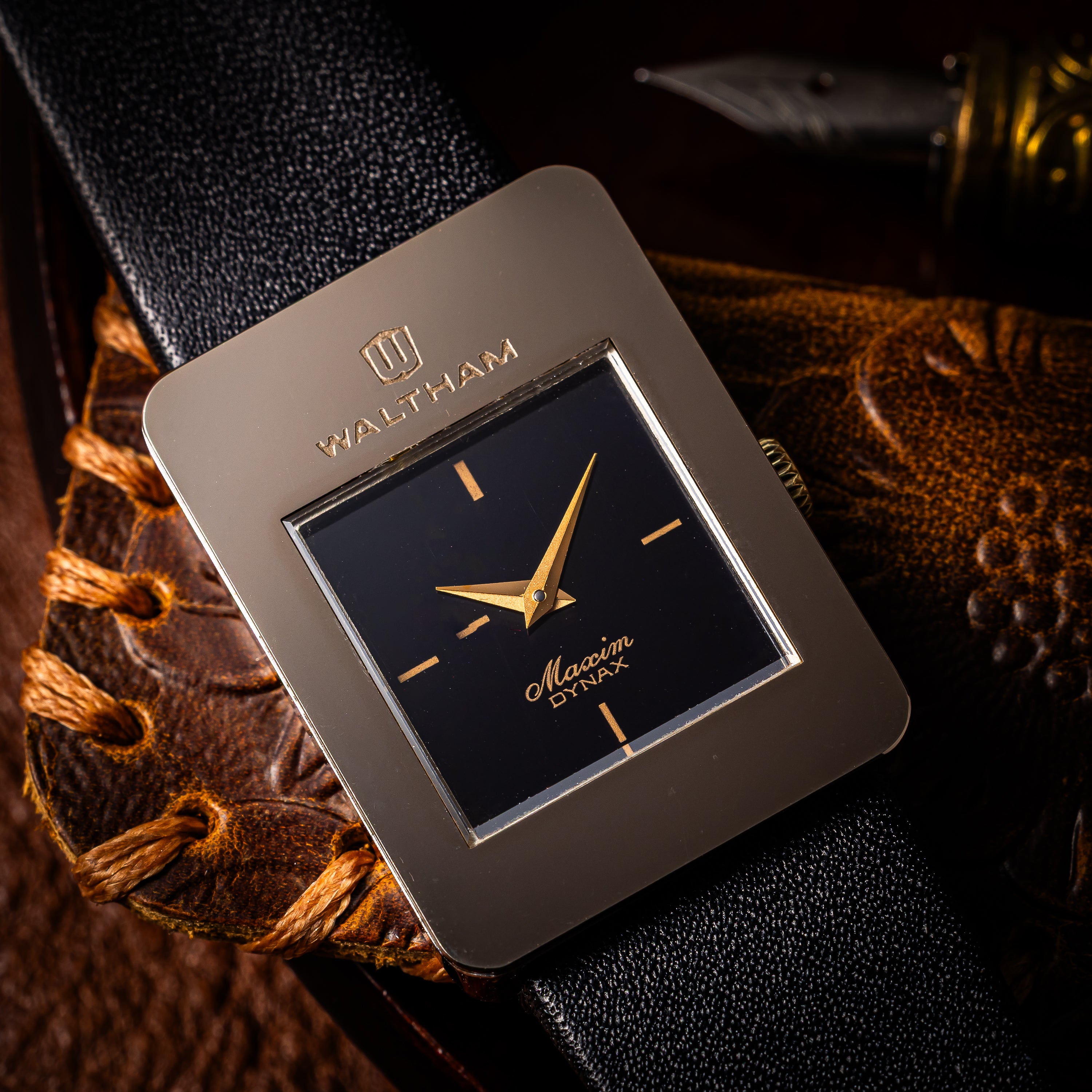 ウォルサム マキシム ダイナックス 1980年代製 超鋼レクタンギュラーケース 手巻き