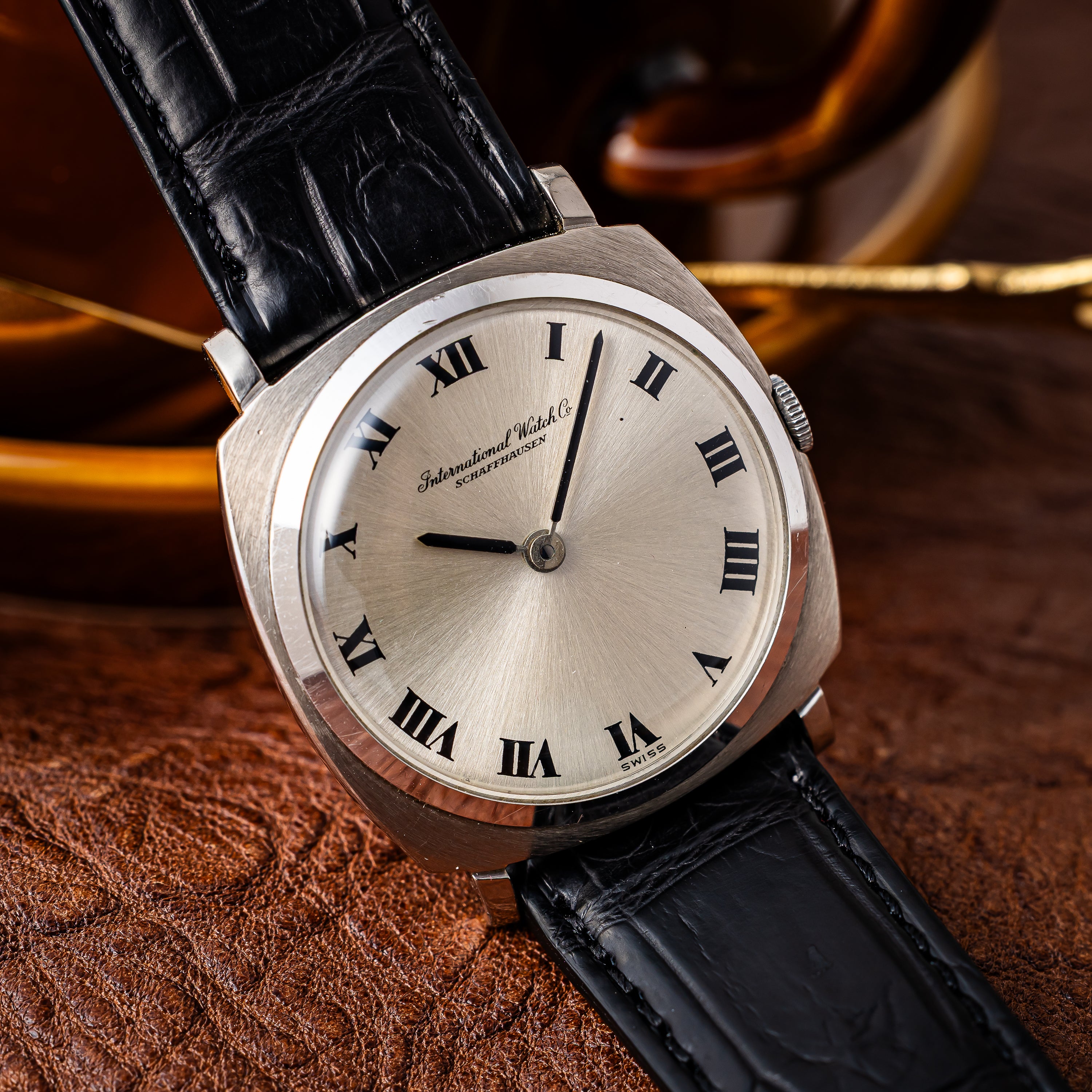 IWC 18金無垢ホワイトゴールドクッションケース 1973年製 ローマンダイヤル 箱・純正尾錠付き 手巻き Cal.423