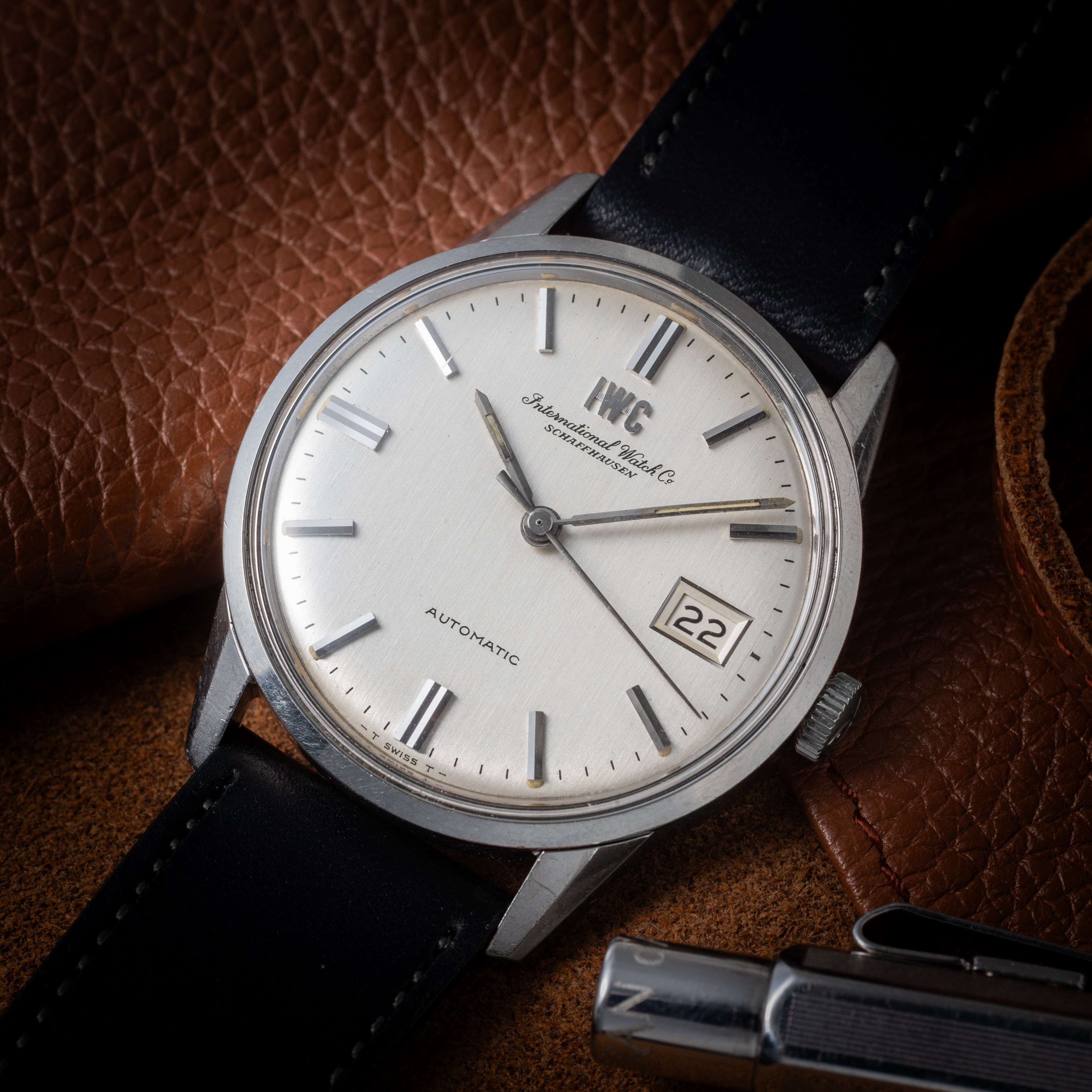 IWC ラウンドケース 1972年製 ペラトン式自動巻き Cal.8541B シルバーダイヤル