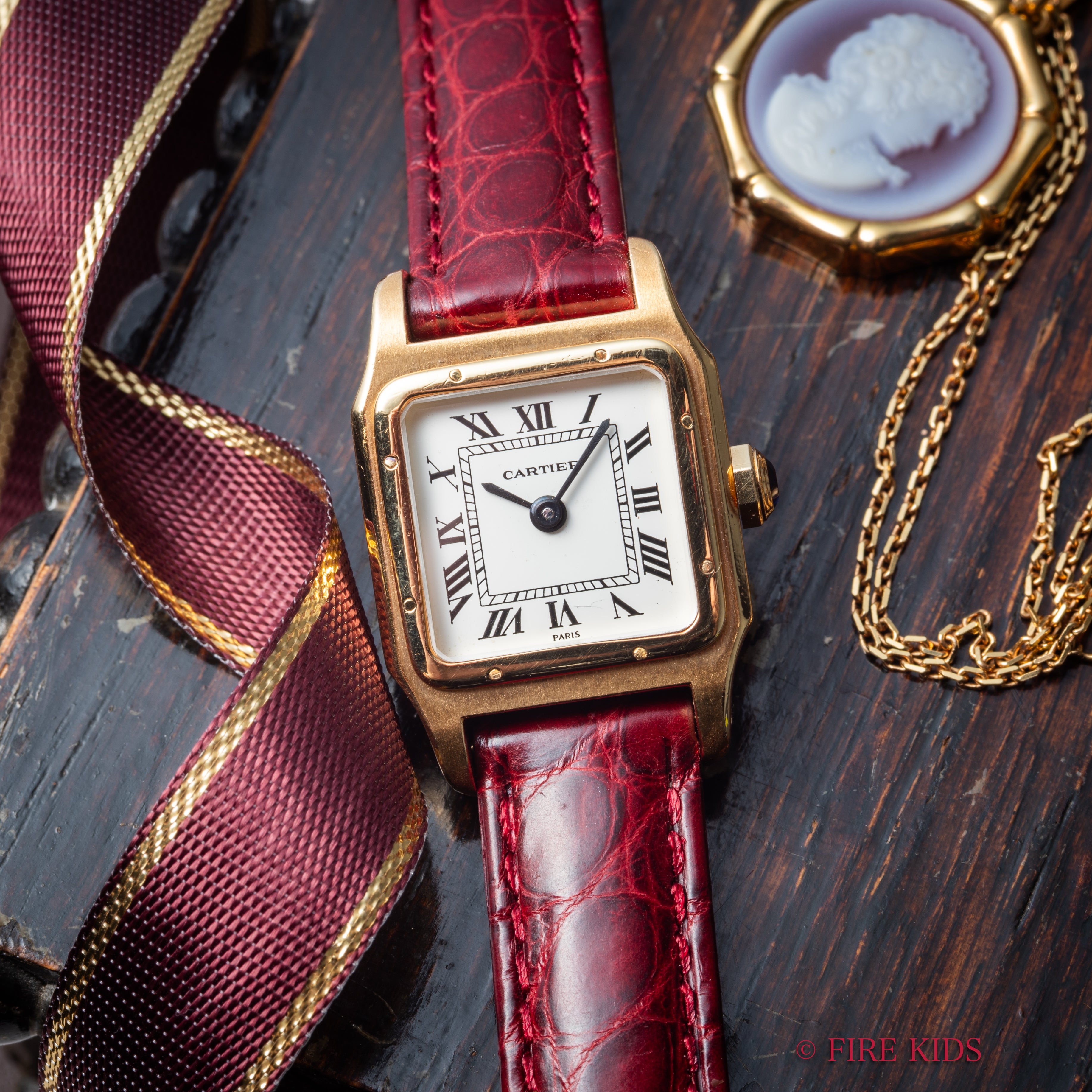 カルティエ 18金無垢サントスデュモン SMサイズ 手巻 PARISダイヤル 18金無垢イエローゴールド純正Dバックル付き