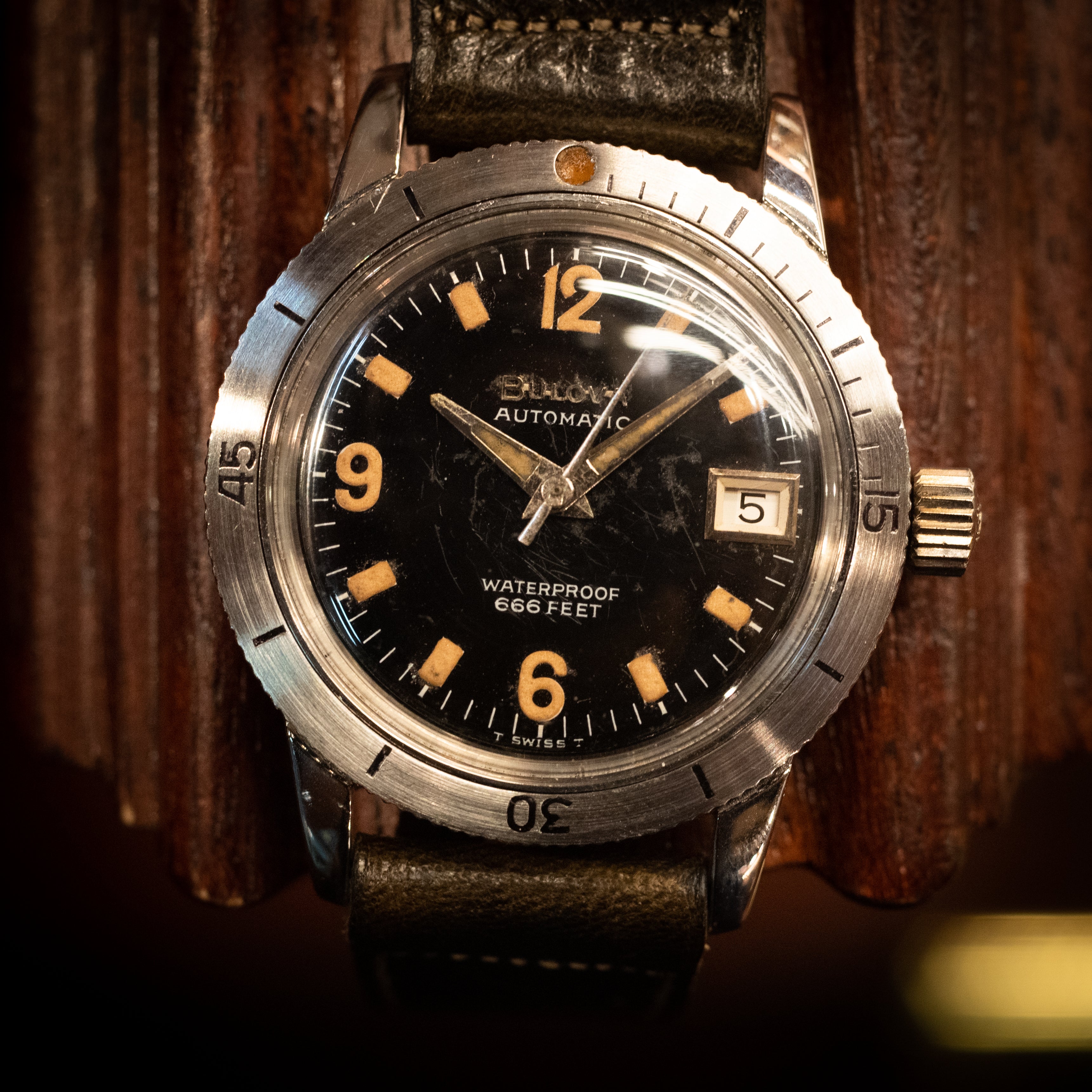 ブローバ 1968年製 ダイバーズウォッチ 回転ベゼル ミラーダイヤル