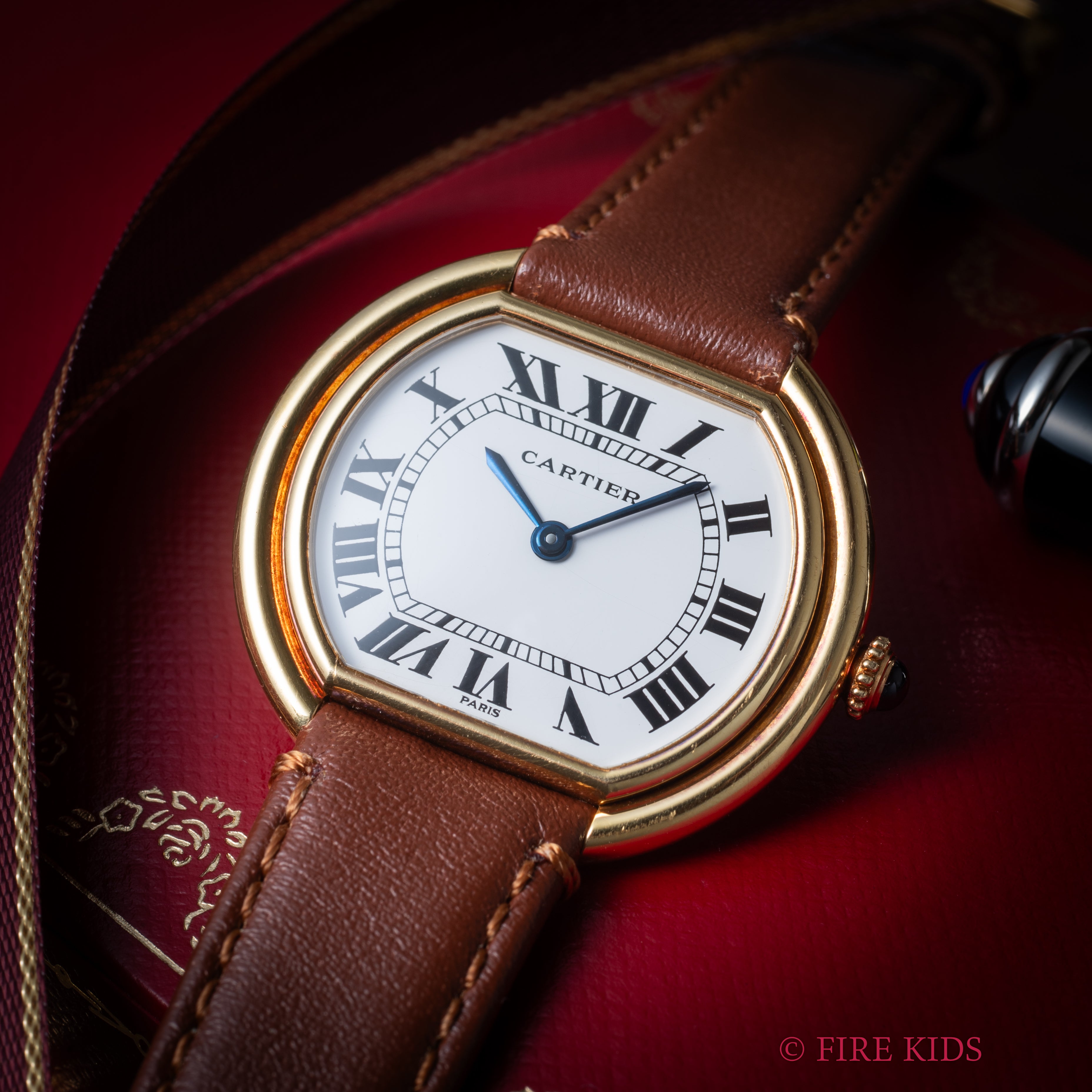 カルティエ エリプス LMサイズ 手巻き 1970年代製 Ref.78091 18金無垢イエローゴールド PARISダイヤル 純正尾錠付き