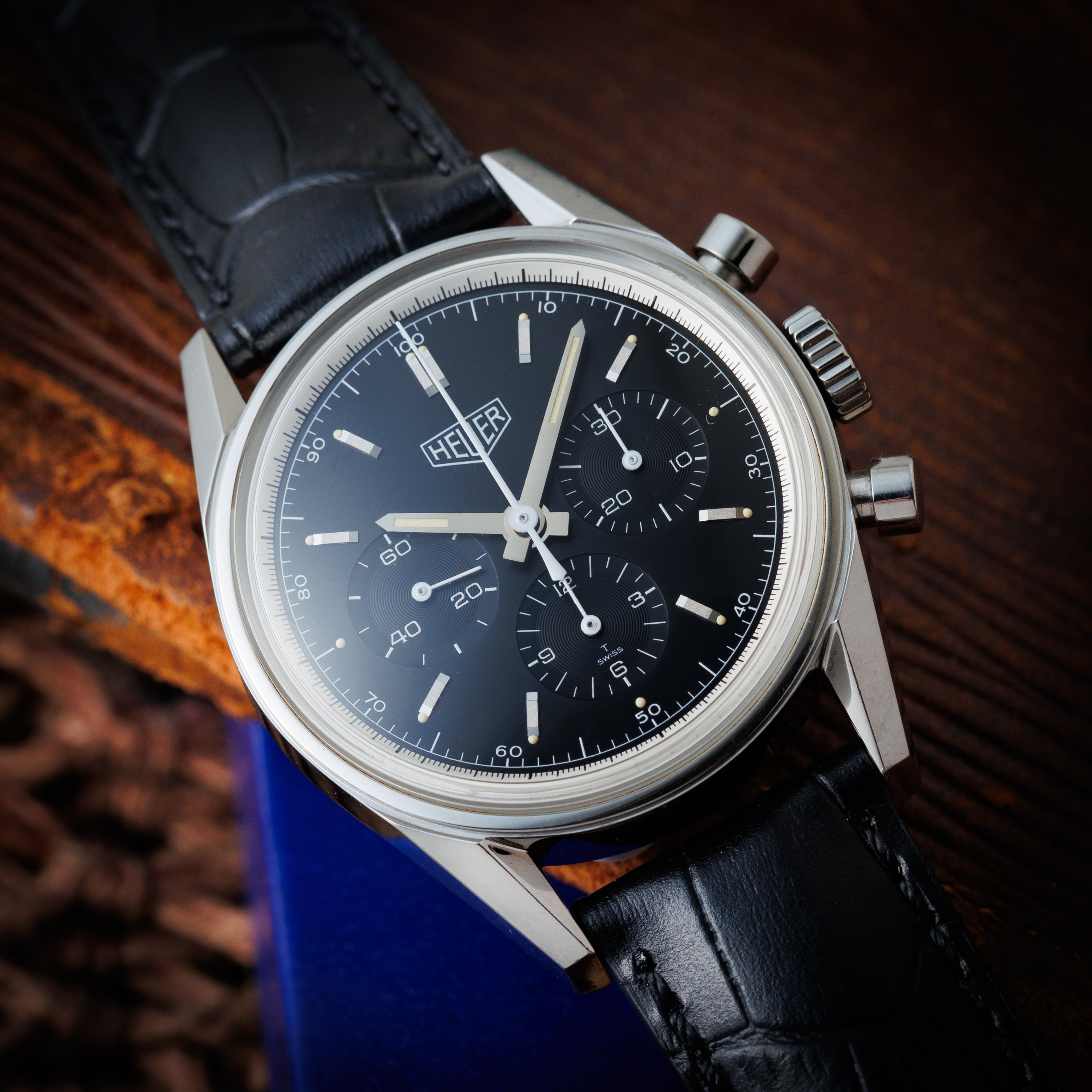 ホイヤー カレラ リ・エディション 1990年代製 Ref.CS3111 手巻き Cal.1873 黒文字盤 純正尾錠付き 箱、ギャラ付き