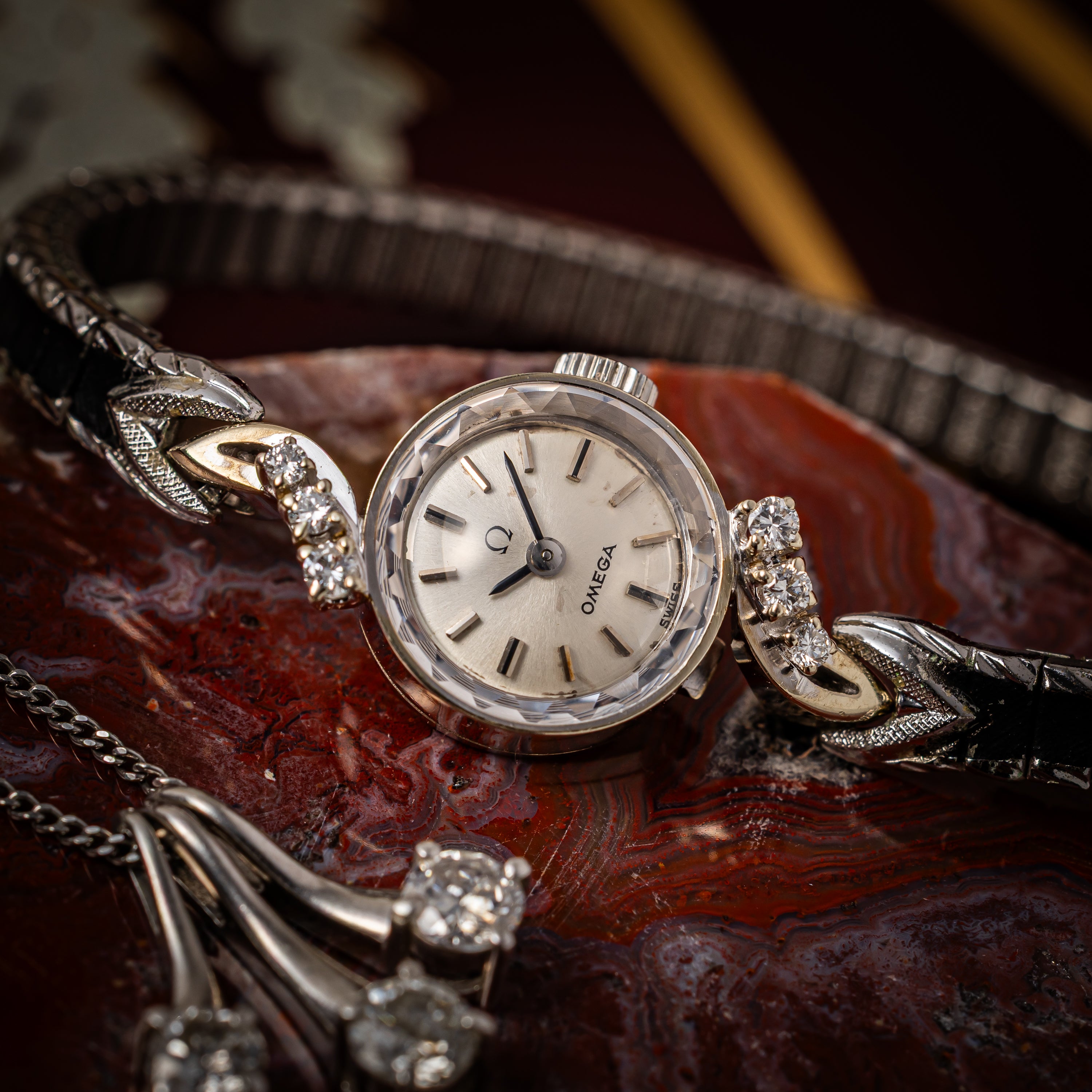 オメガ 14金無垢ホワイトゴールドレディース 1969年製 南京タイプ 手巻き ダイヤ