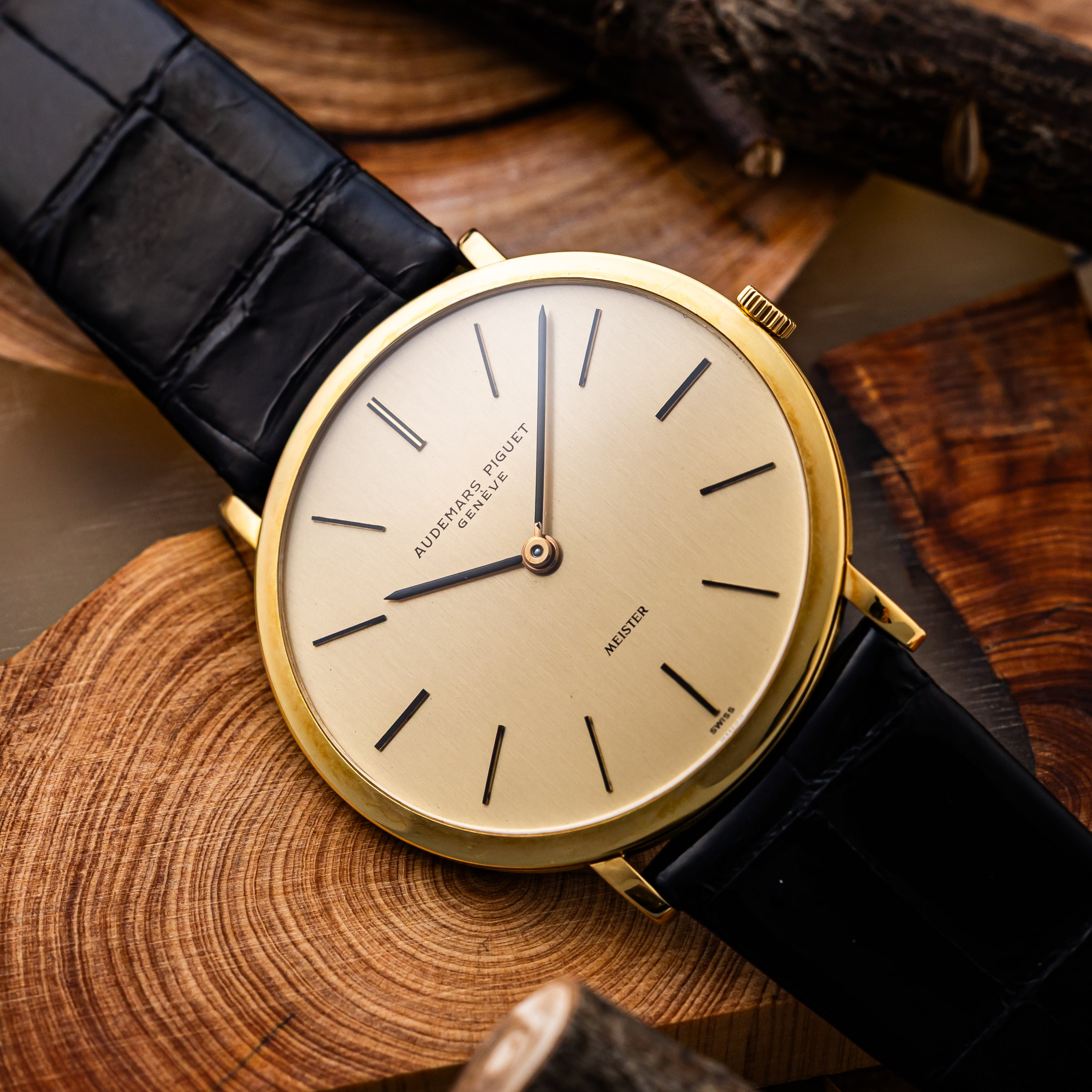 オーデマ・ピゲ エクストラフラット 18金無垢 マイスターWネーム ラウンドケース 1970年代製 18金無垢 Cal.K2001/1A