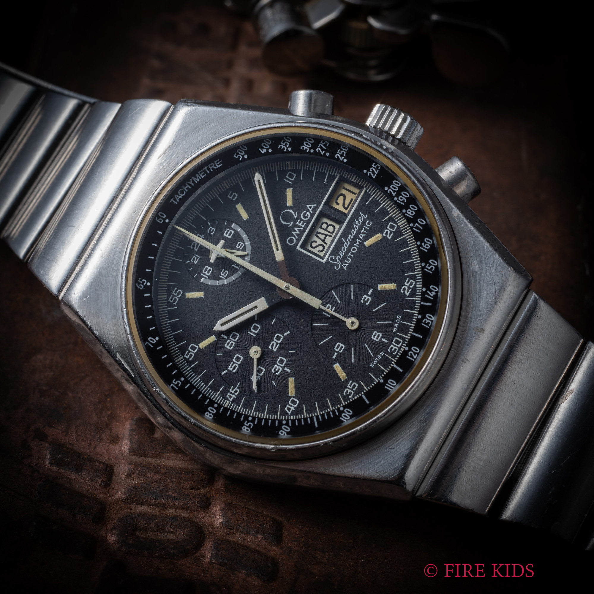 オメガ スピードマスターオート 1975年製 自動巻き レマニア5100ベース幾搭載 Cal.1045 Ref.172.0015  インテグレート 純正ブレス
