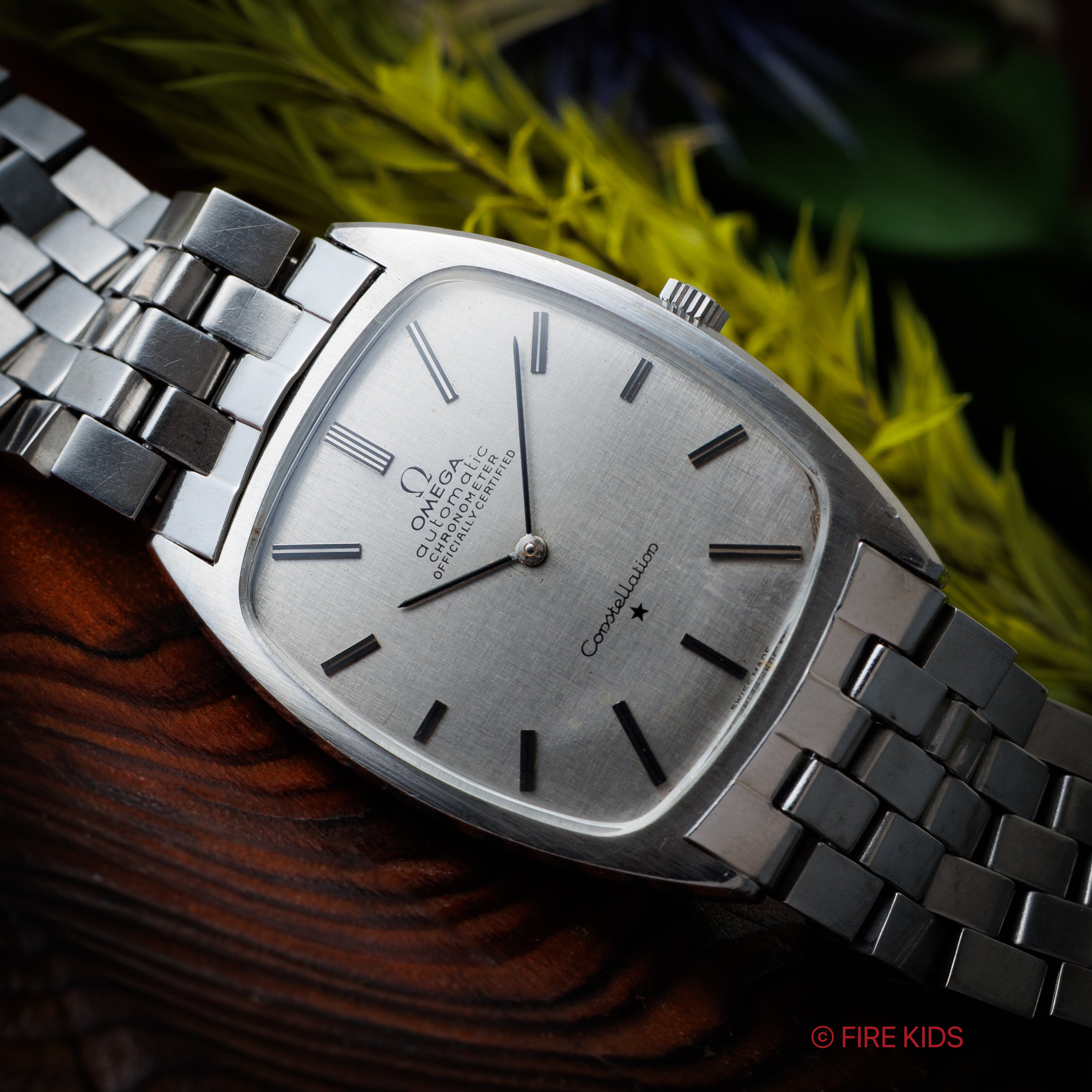 オメガ コンステレーション トノー リネンダイヤル 自動巻クロノメーター 尾錠付き 1966年製