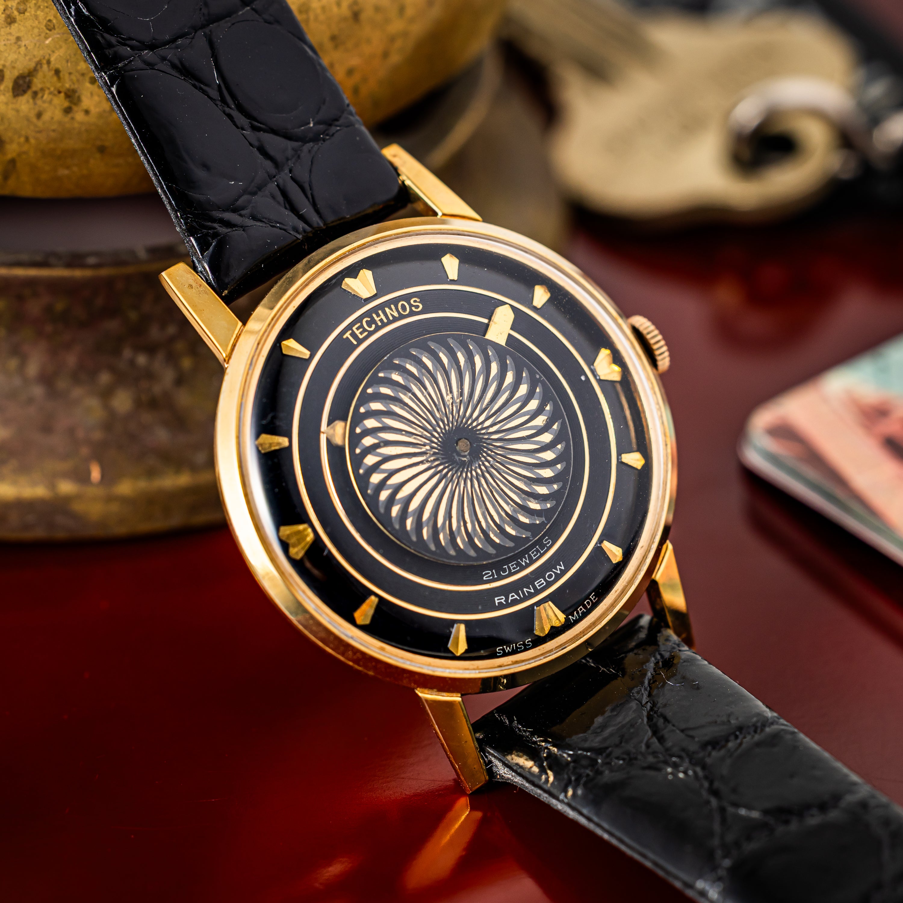 テクノス レインボー 万華鏡ダイヤル 金張りケース 1960年代製 手巻き