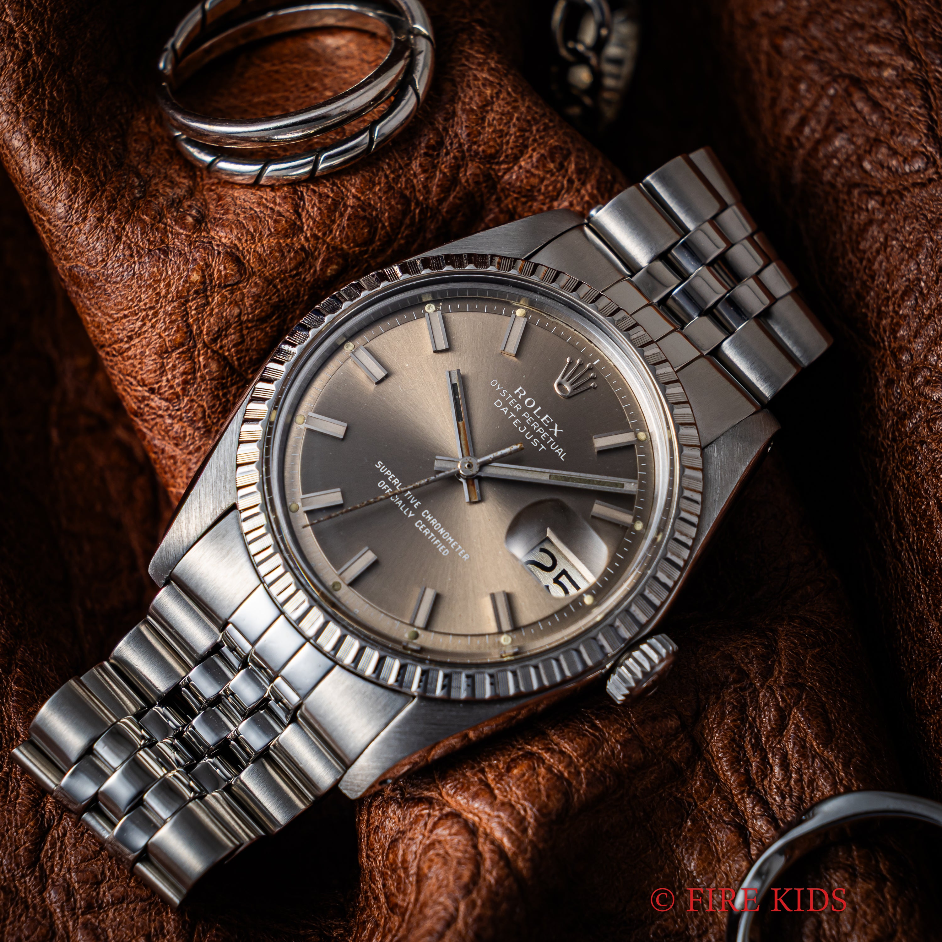 ロレックス デイトジャスト グレーゴーストダイヤル ワイドボーイ 自動巻き 1977年製 Ref.1603 Cal.1570