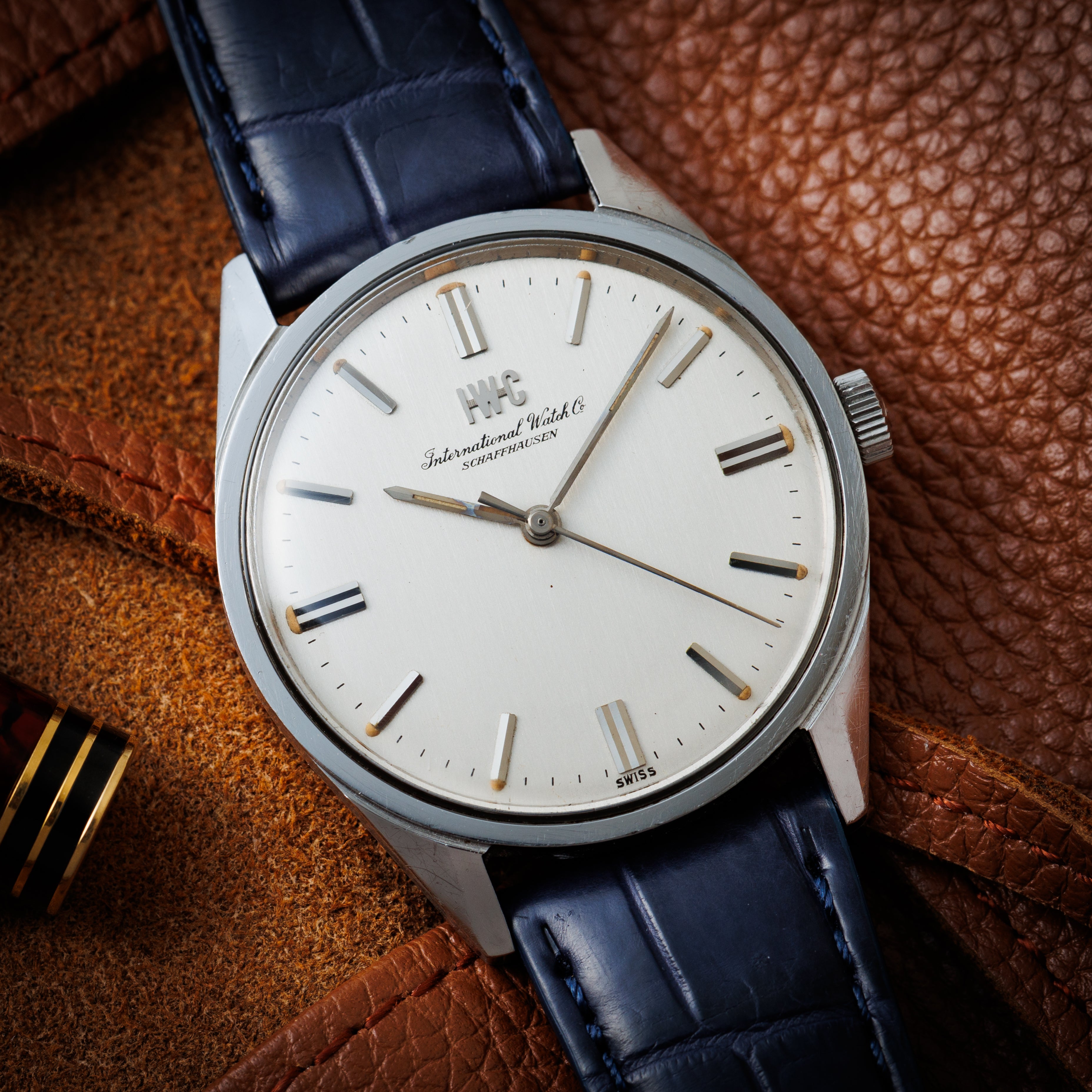 IWC ラウンド 1970年製（昭和45年製） Cal.89 手巻き オールドインター R810 純正尾錠付き