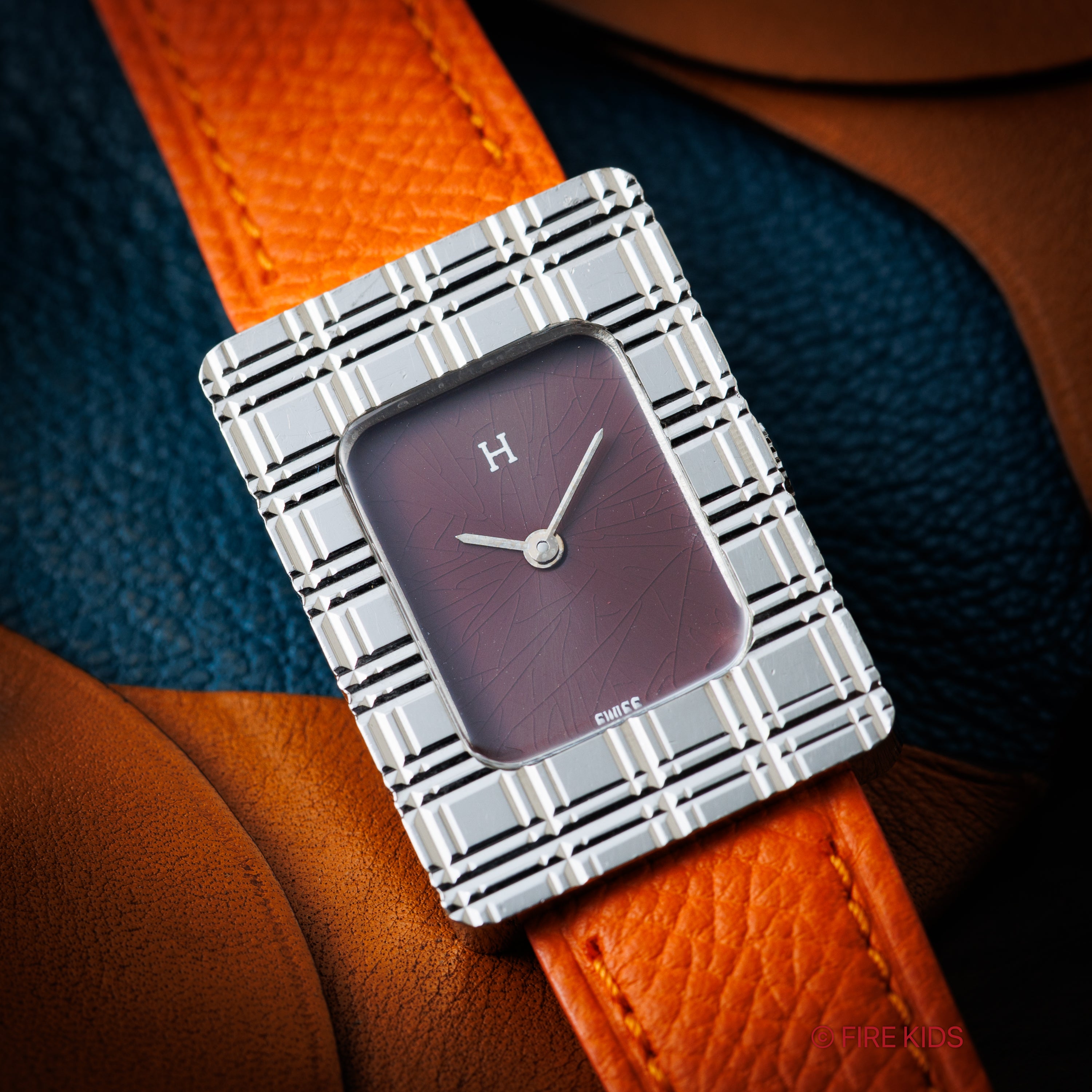 エルメス カレーシュ ボルドーダイヤル 手巻き 1980年代製