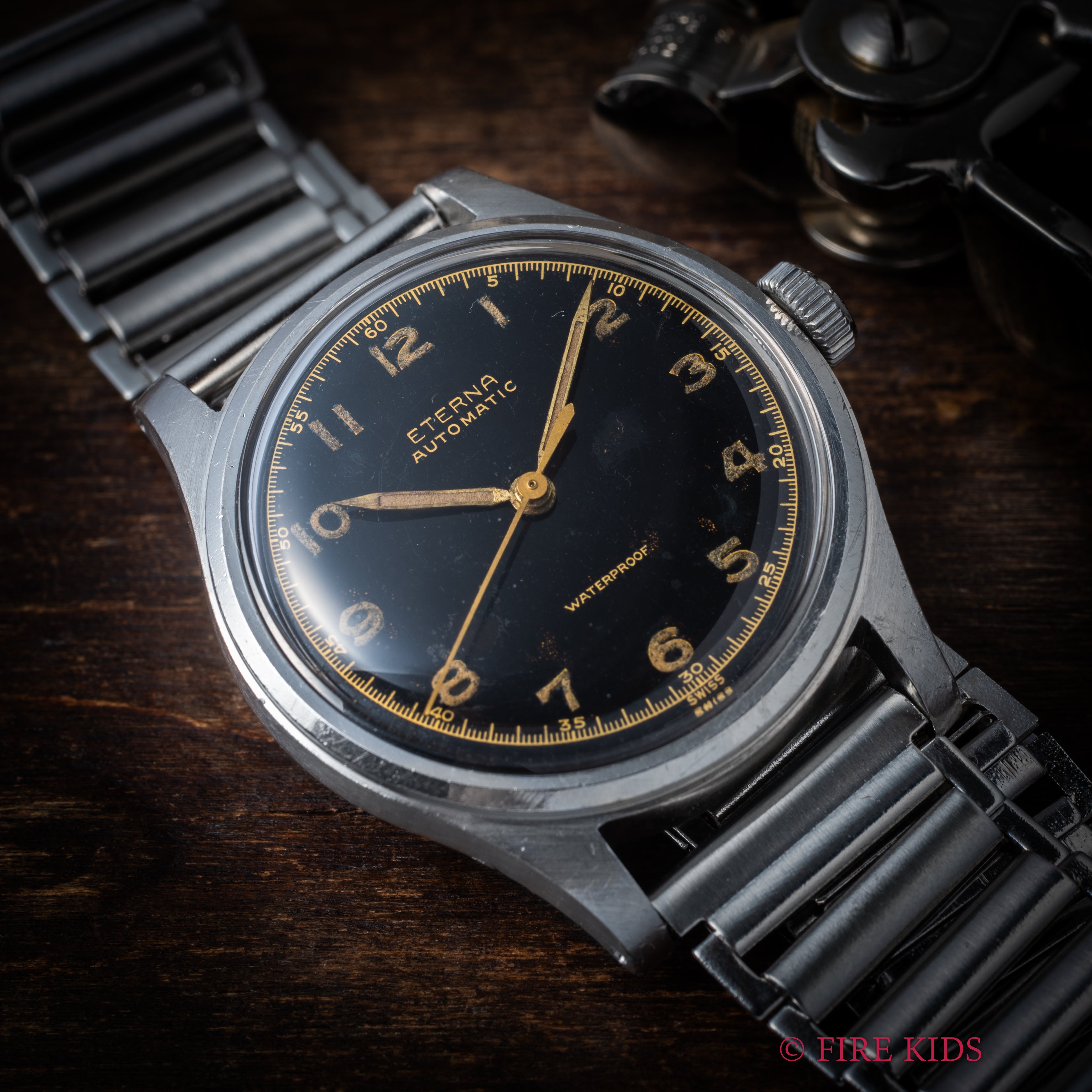 エテルナ ハーフローター ブラックミラーアラビアダイヤル 1940年代 センターセコンド