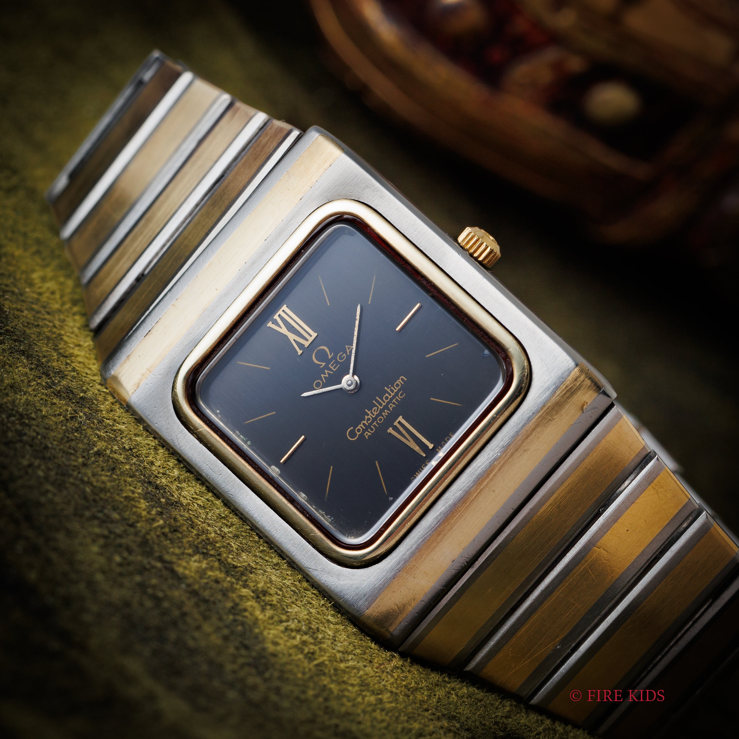 オメガ コンステレーション インテグレート コンビ 1975年製 ダークグレーダイヤル 自動巻クロノメーター