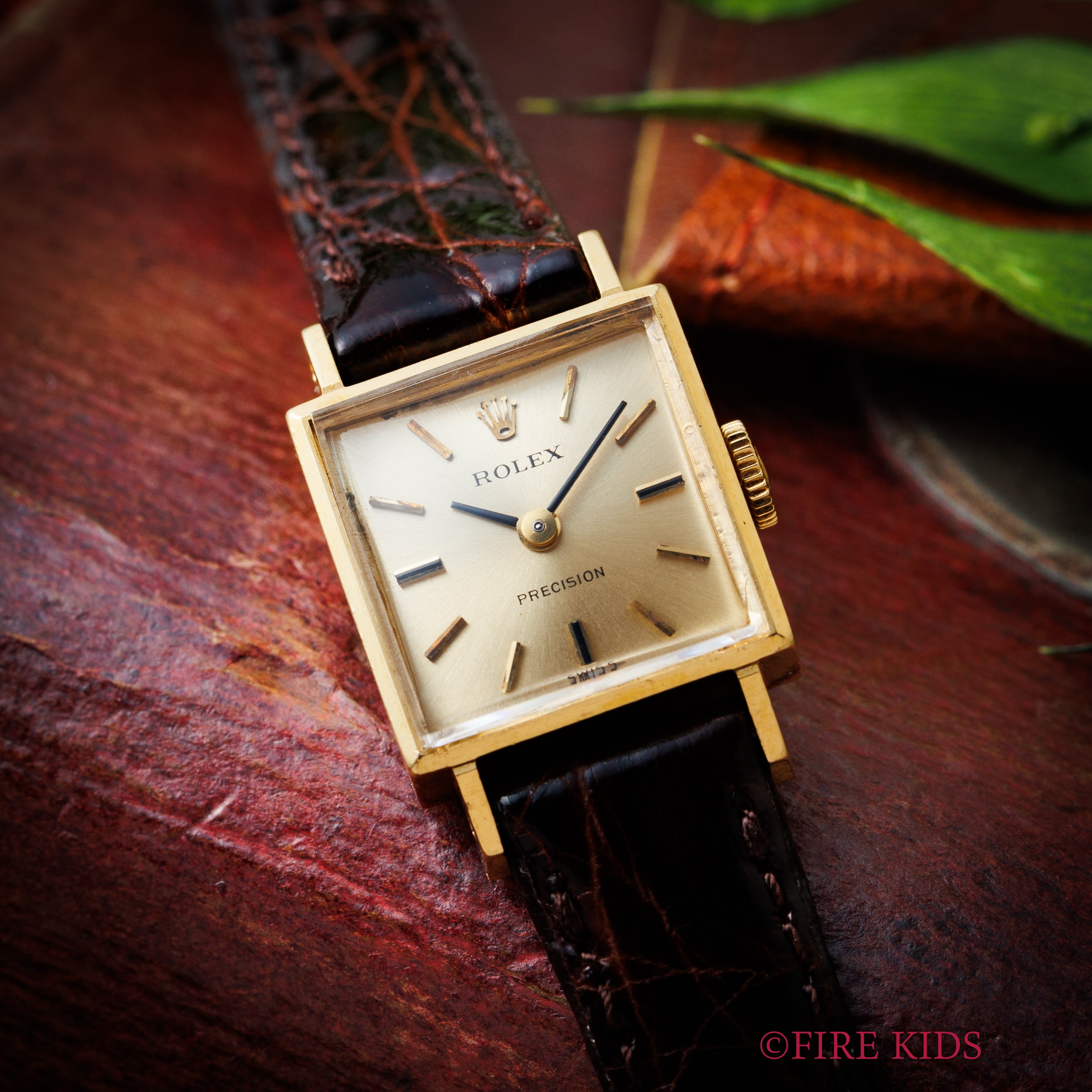 ロレックス 18金無垢スクエアケース プレシジョン レディース 純正尾錠付き 1970年製