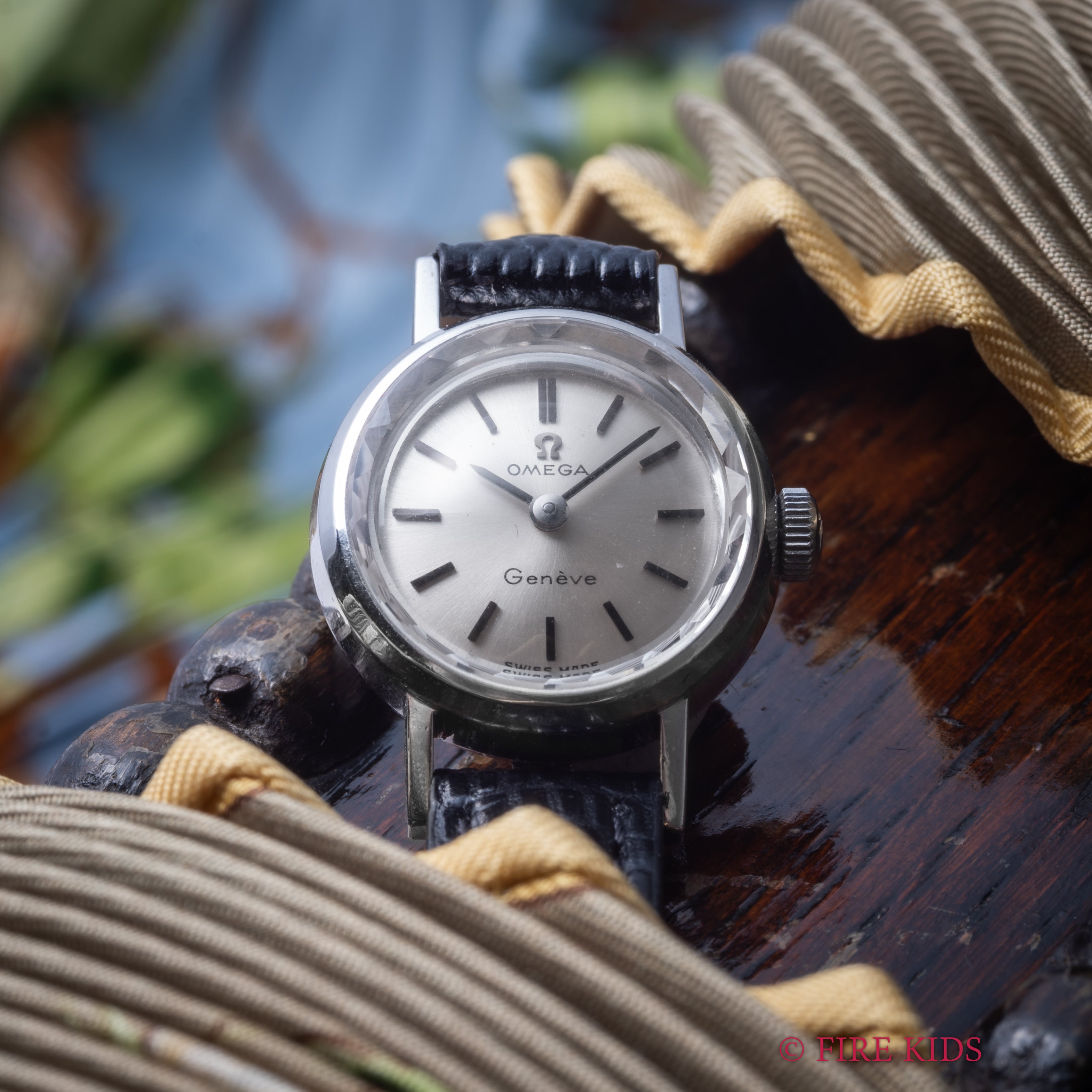 オメガ ジュネーブ レディース 14金無垢ホワイトゴールド 1968年製 手巻き カットガラス