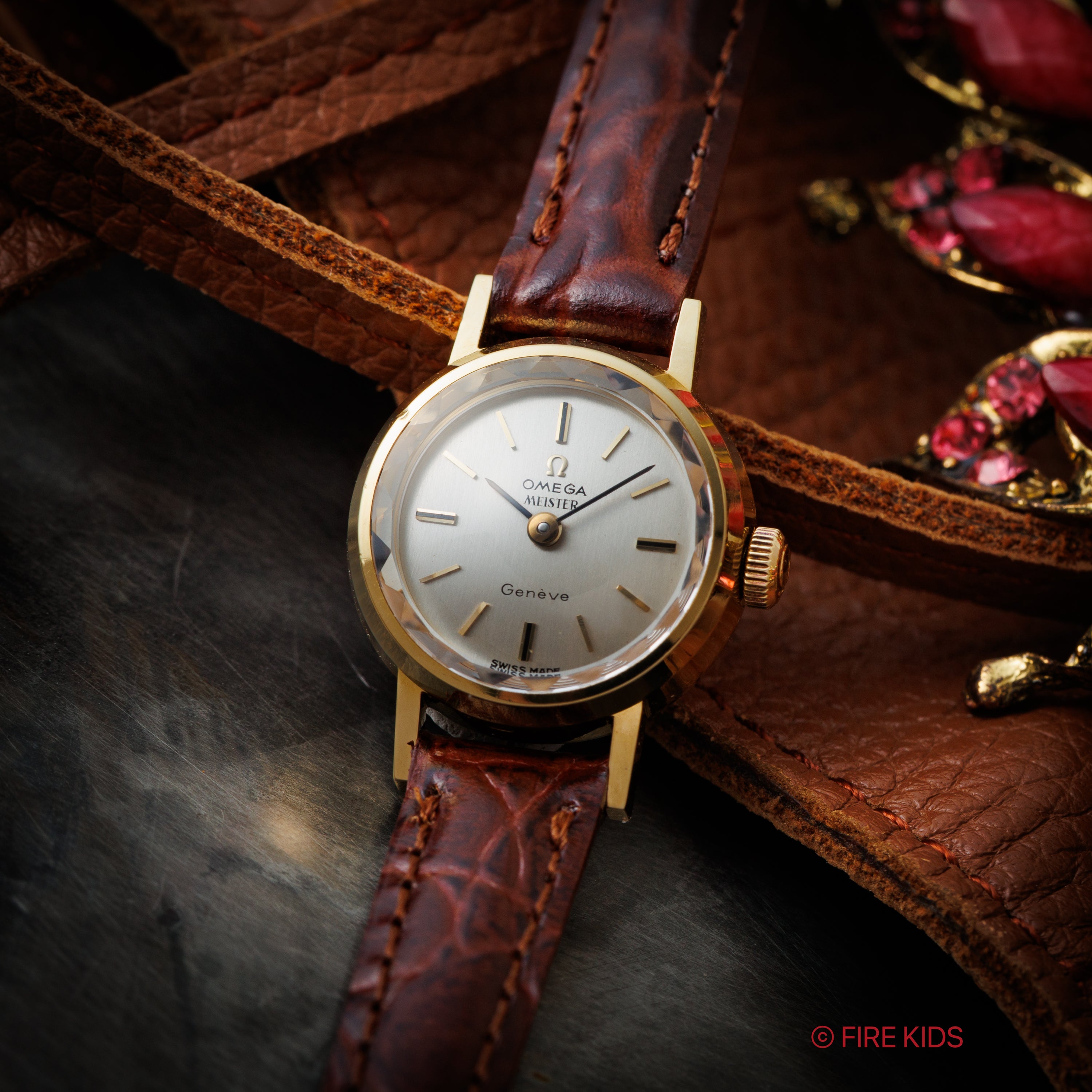 オメガ ジュネーブ マイスターWネーム レディース 18金無垢 1967年製 手巻き カットガラス Ref.511.122