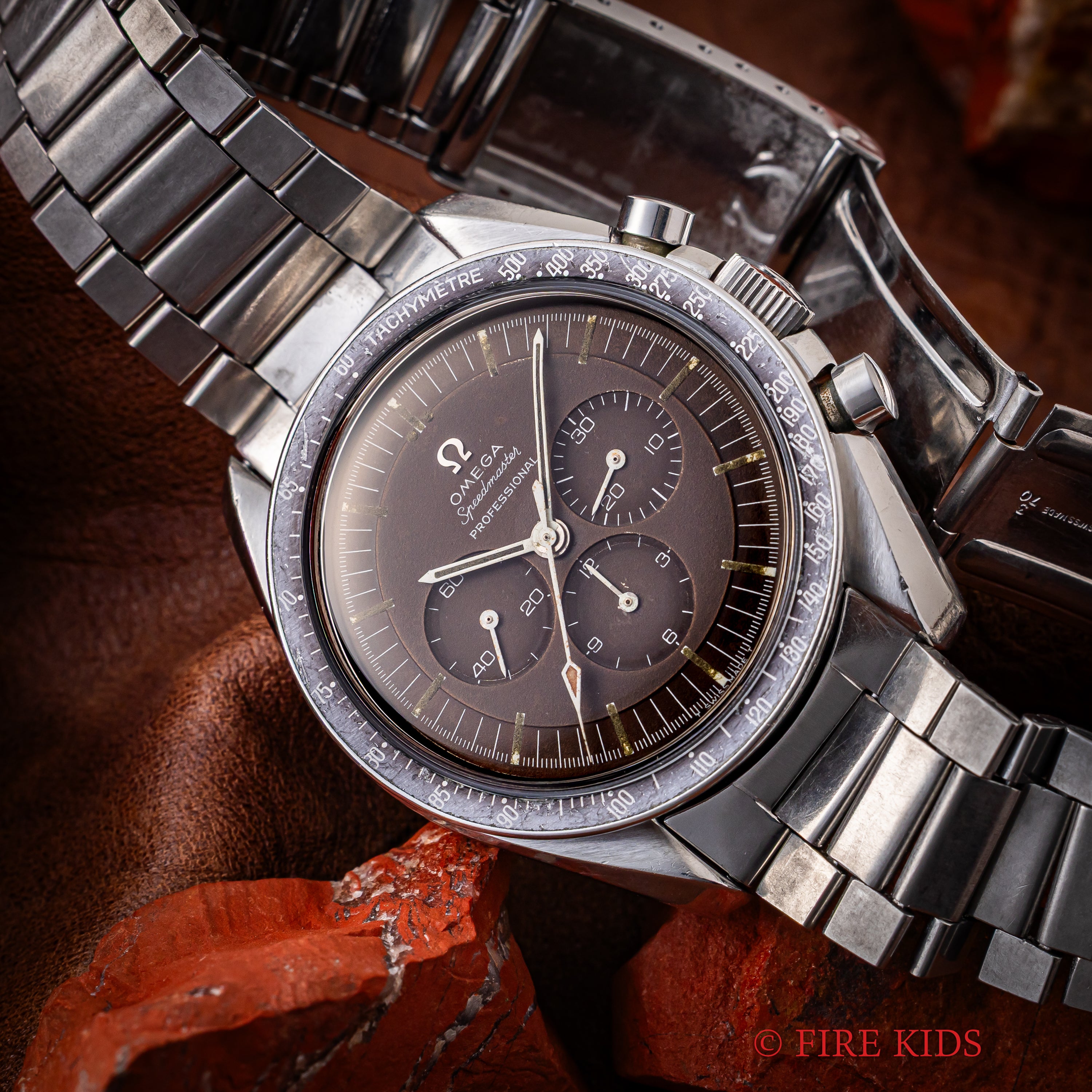 オメガ スピードマスター プロフェッショナル 4th 1967年製 Ref.105.012 Cal.321 トロピカルダイヤル キャタピラブレス付き 手巻き