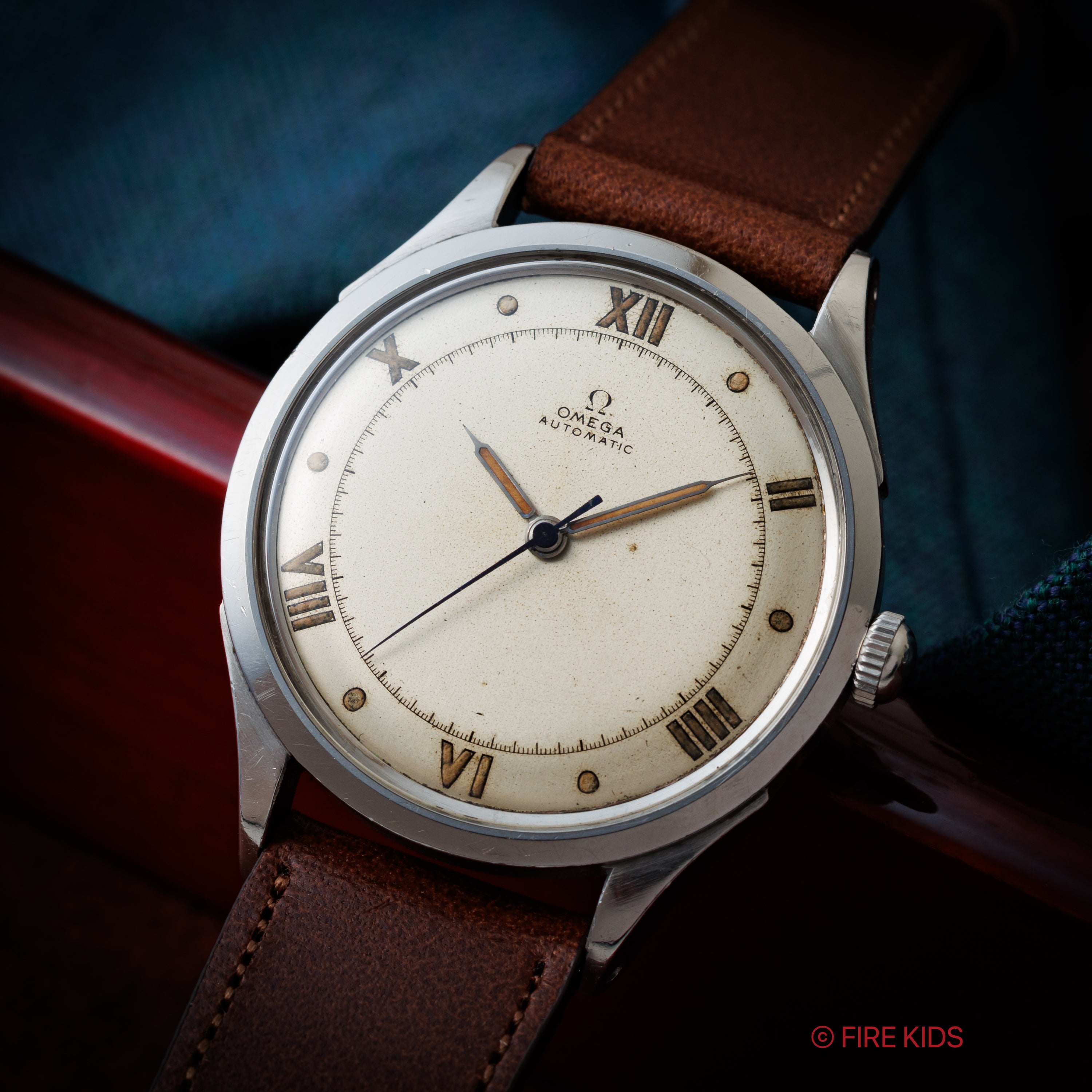 オメガ ラウンドケース 飛びローマ 1944年製 バンパー式オートマチック Ref.2421/4