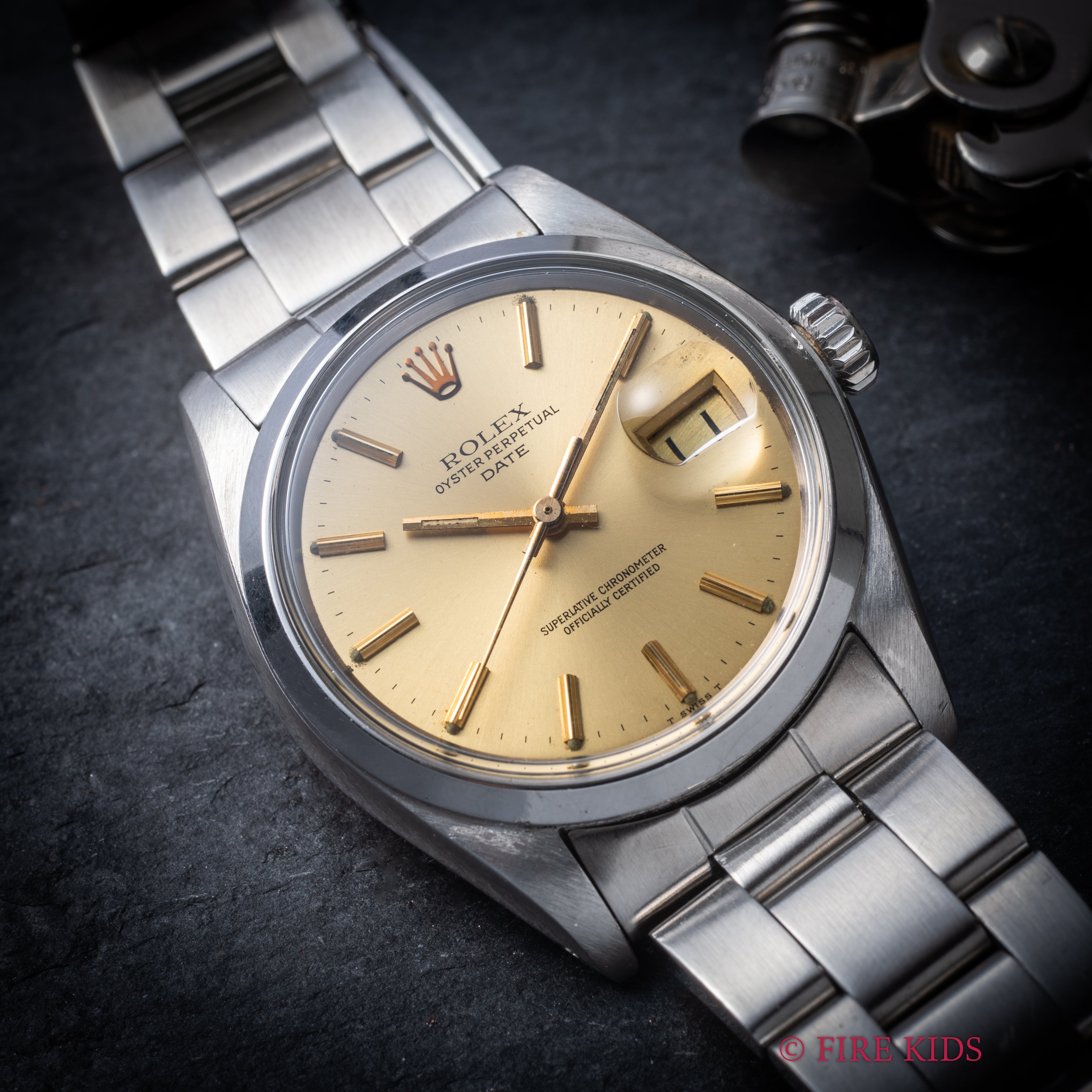 ロレックス 1977年製 オイスターパーペチュアルデイト Ref.1500 シャンパンダイヤル オイスターブレス