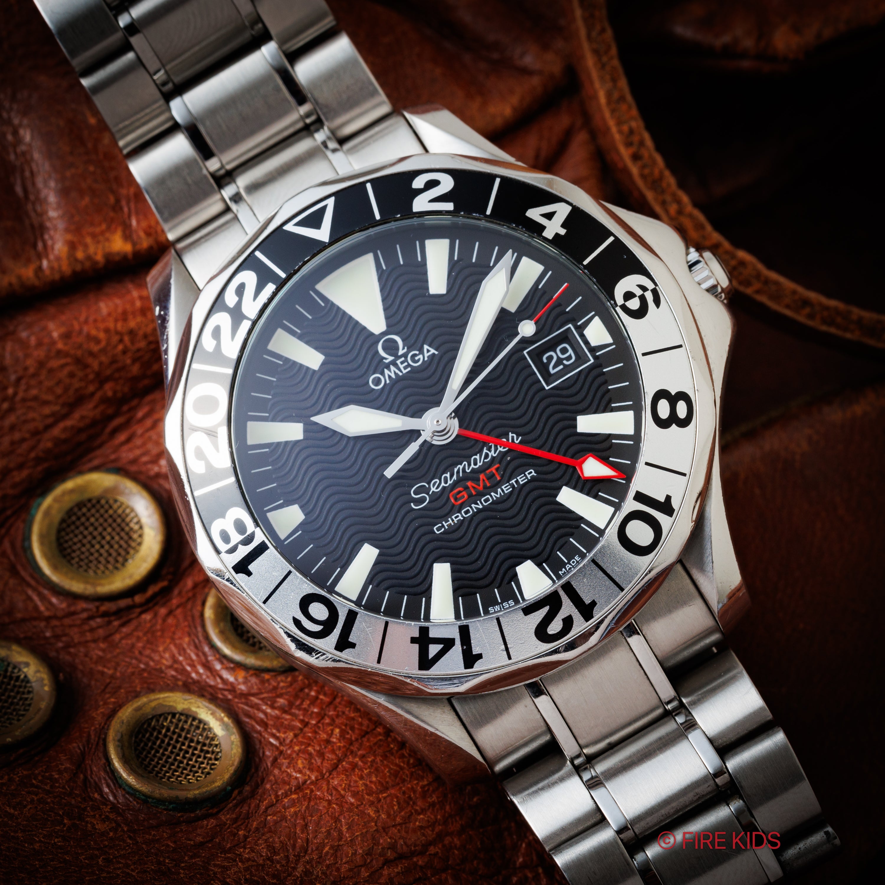 オメガ シーマスターGMT 1998年製 シーマスター誕生50周年記念モデル 箱、ギャラ付き