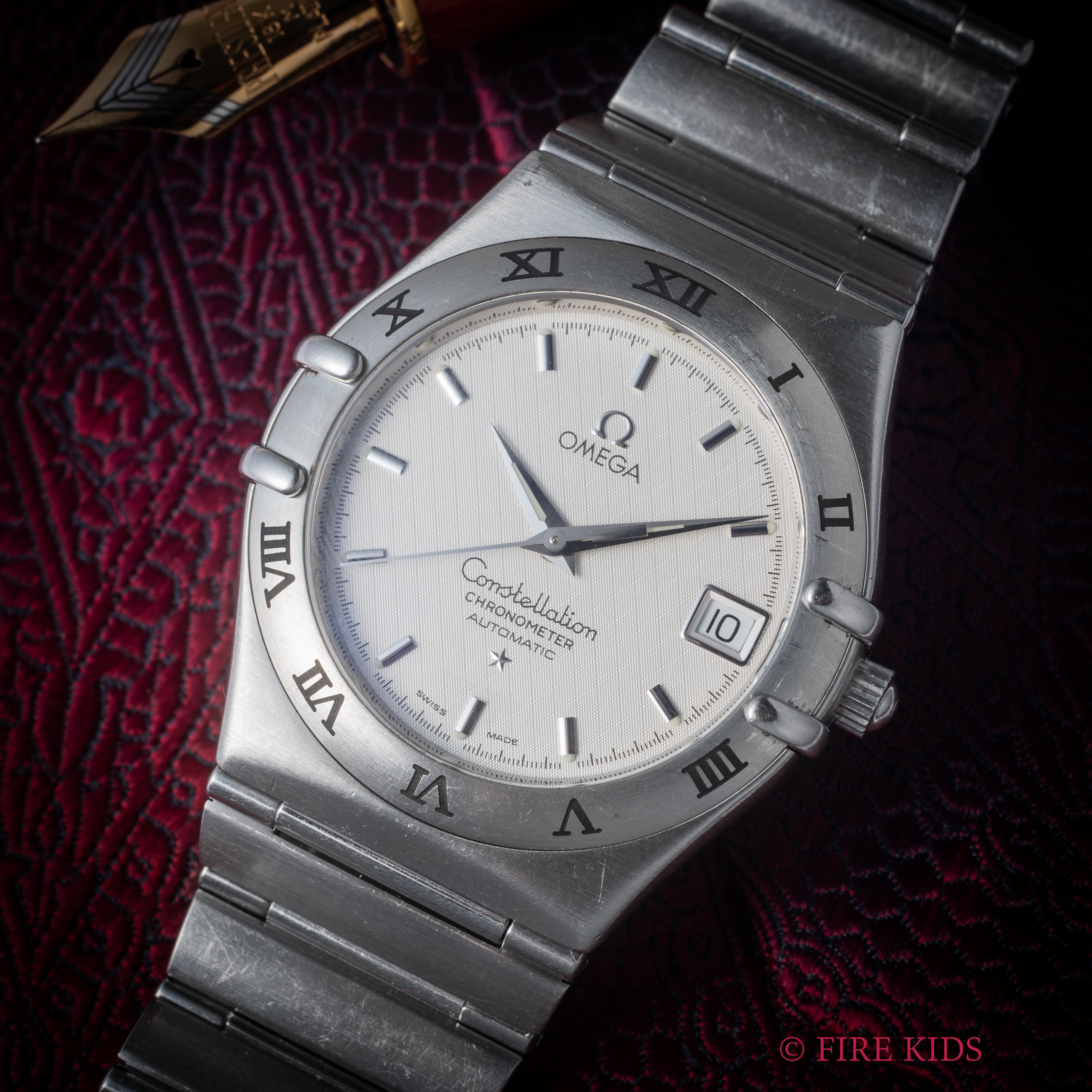 オメガ コンステレーション 1999年製 ホワイトギョウシェダイヤル 自動巻クロノメーター