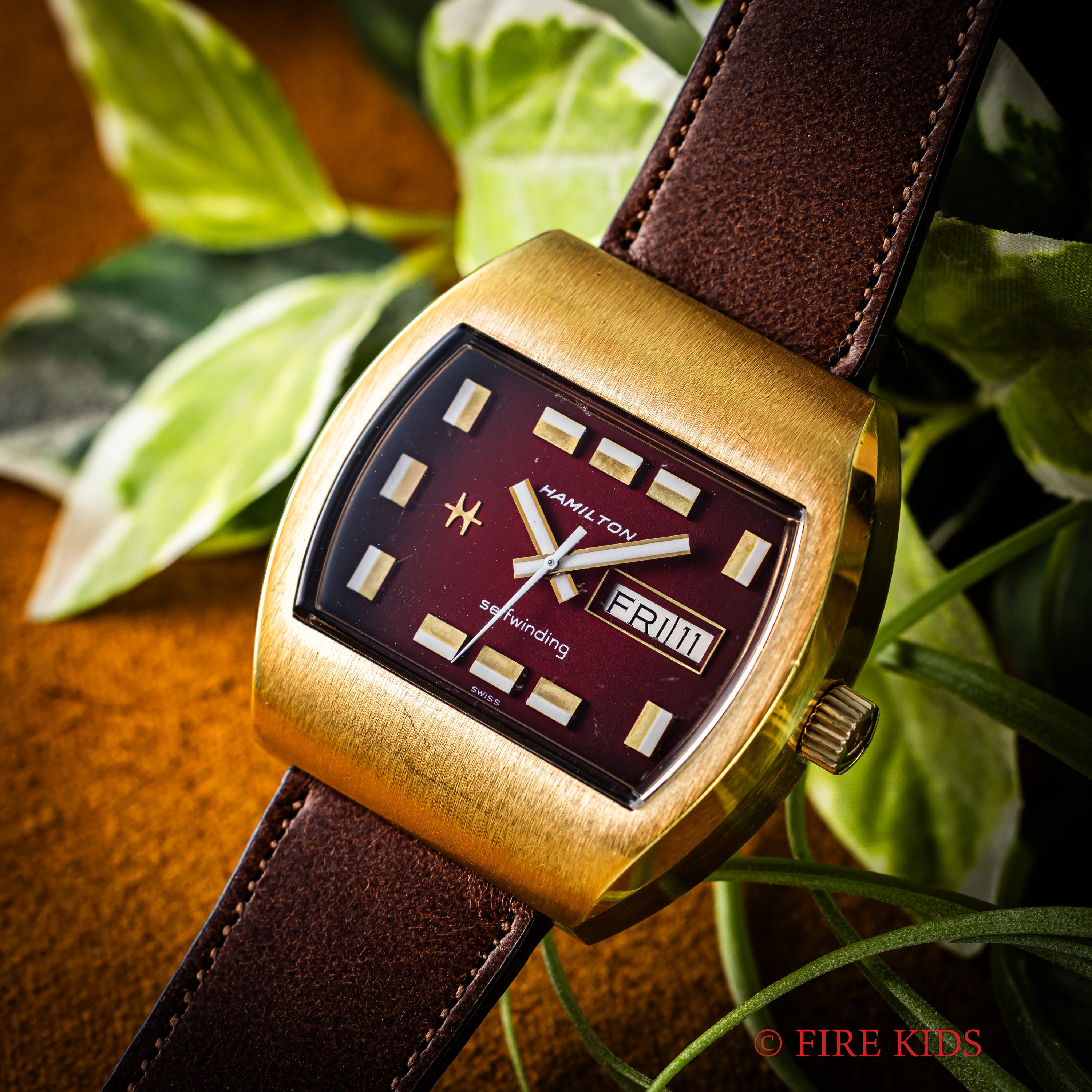 ハミルトン TVスクリーン 1970年代製 レッドグラデーションダイヤル デイデイト自動巻