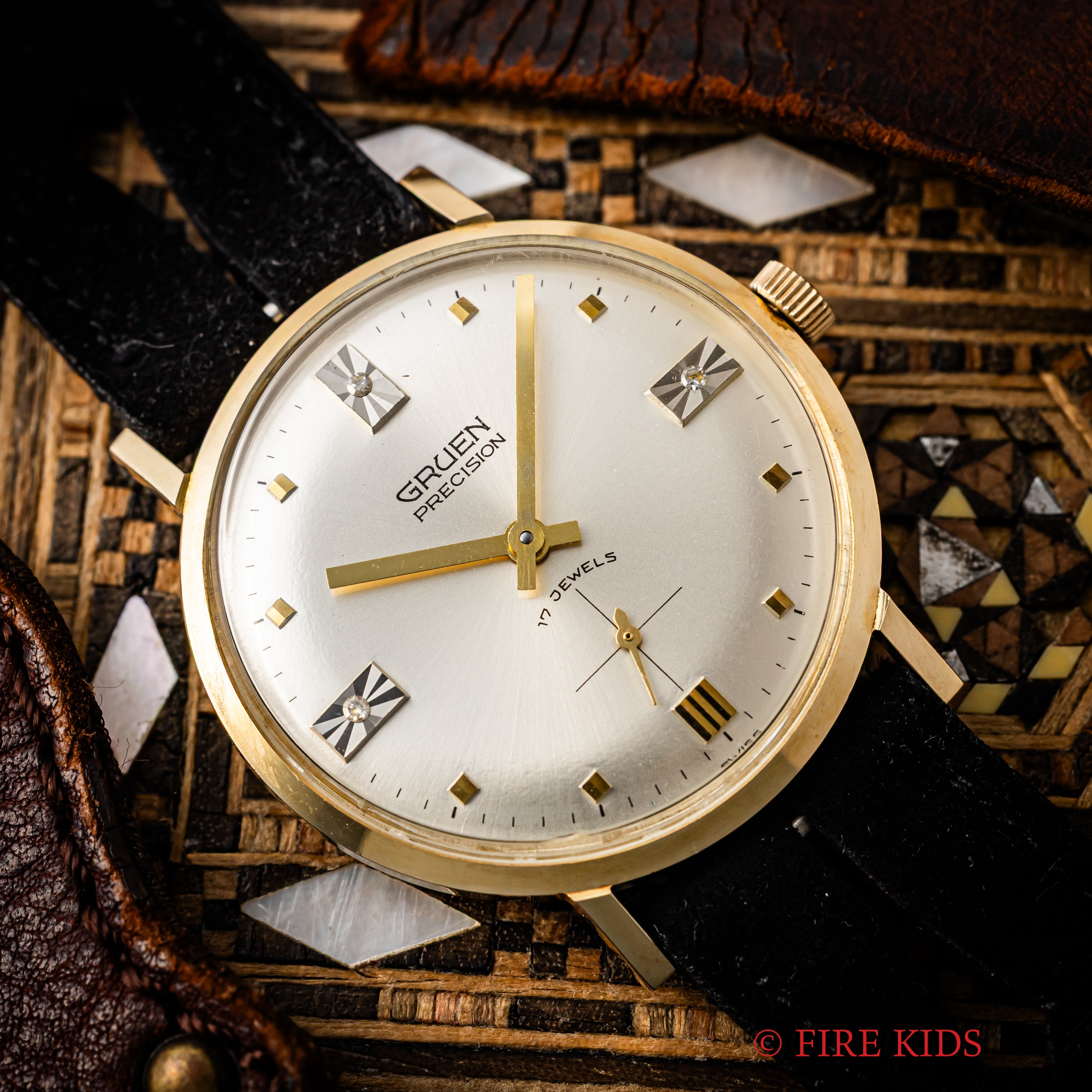 グリュエン 14金無垢イエローゴールドケース 1950年代製 3Pダイヤ 手巻き Cal.N510R