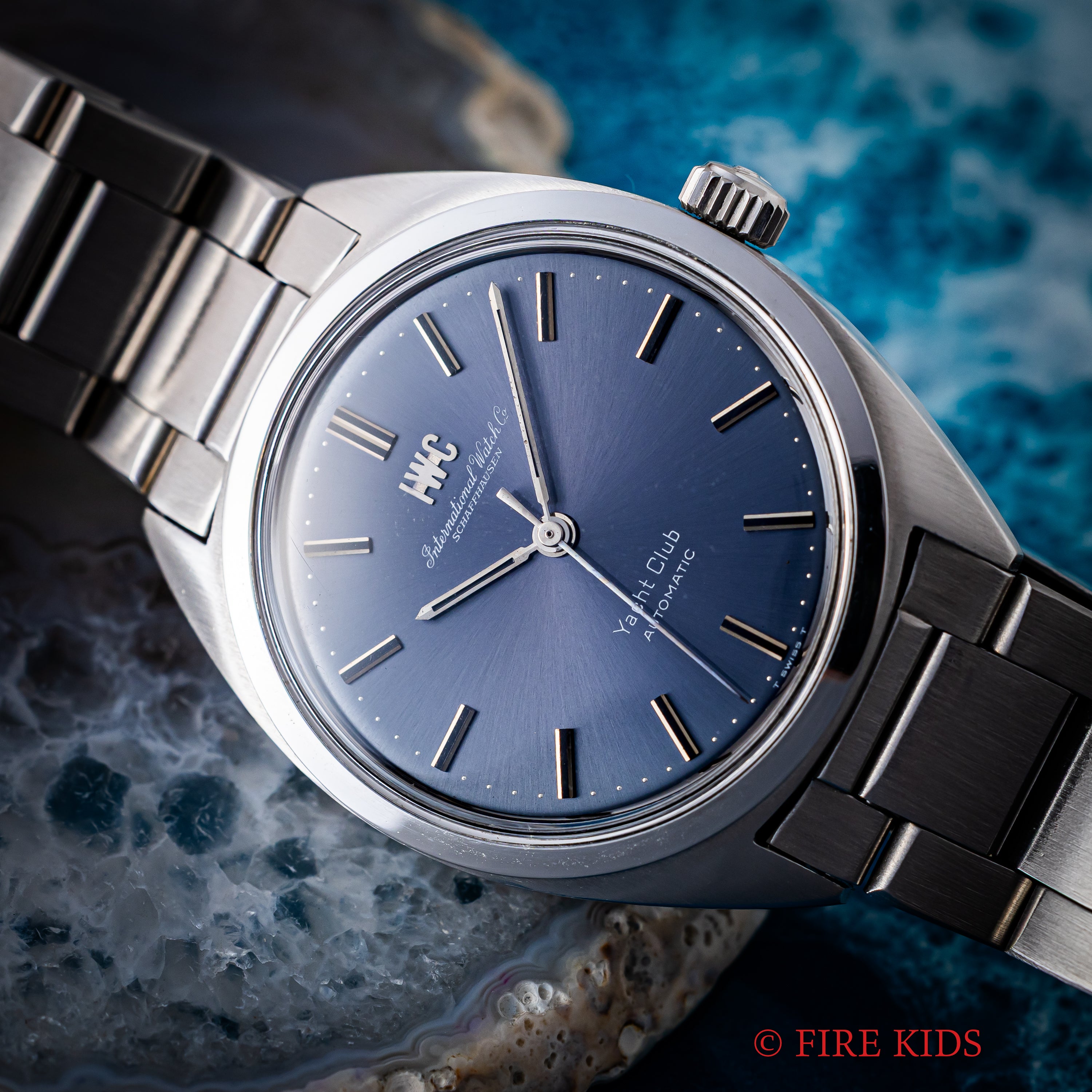 IWC ヨットクラブ 1967年製 Ref.R811AD オリジナルブルーダイヤル ペラトン式自動巻き Cal.854 お魚リューズ ノンデイト ブレス付き