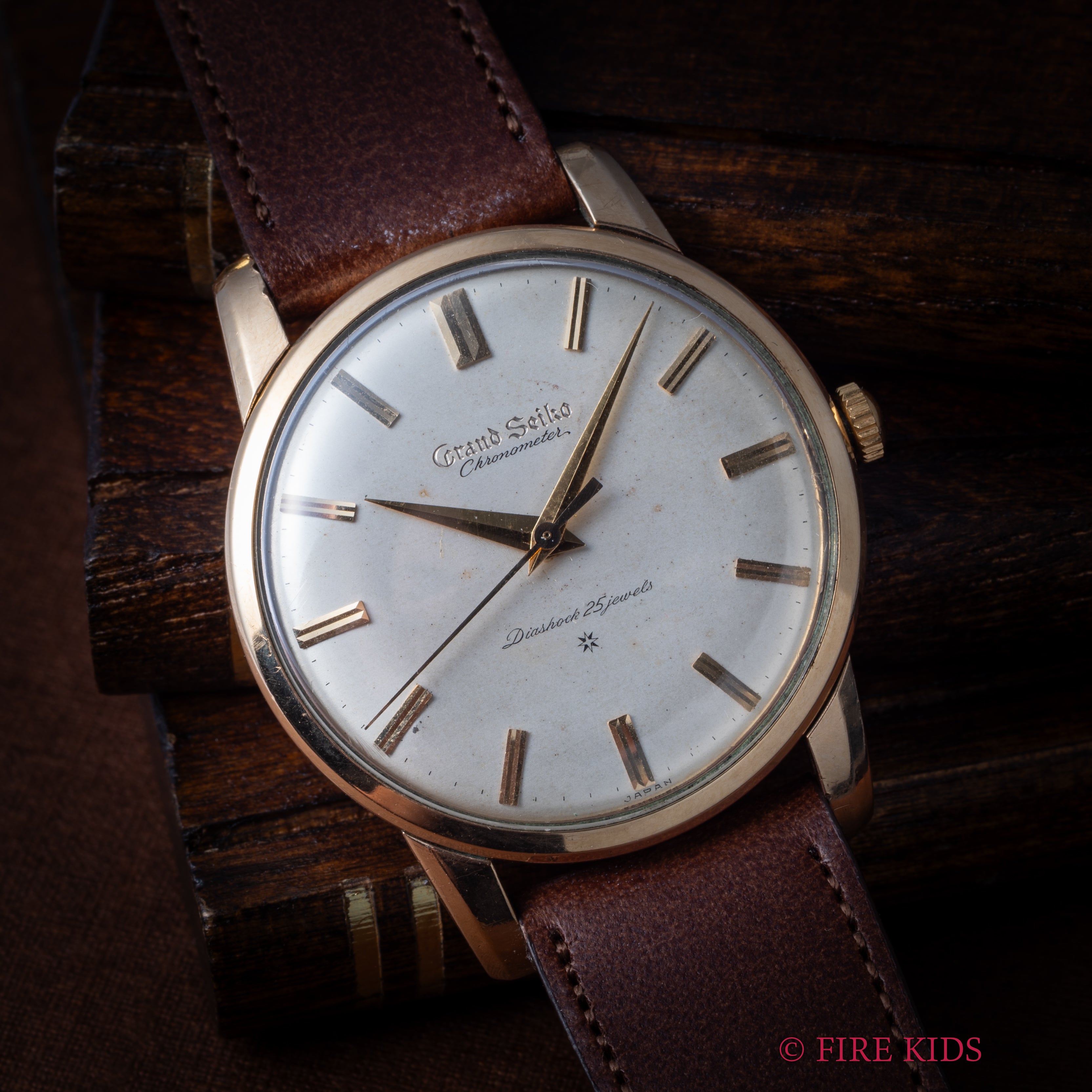 グランドセイコー ファーストモデル 1960年製 Ref.J14070GS 彫文字盤 手巻きロービート 初期文字盤