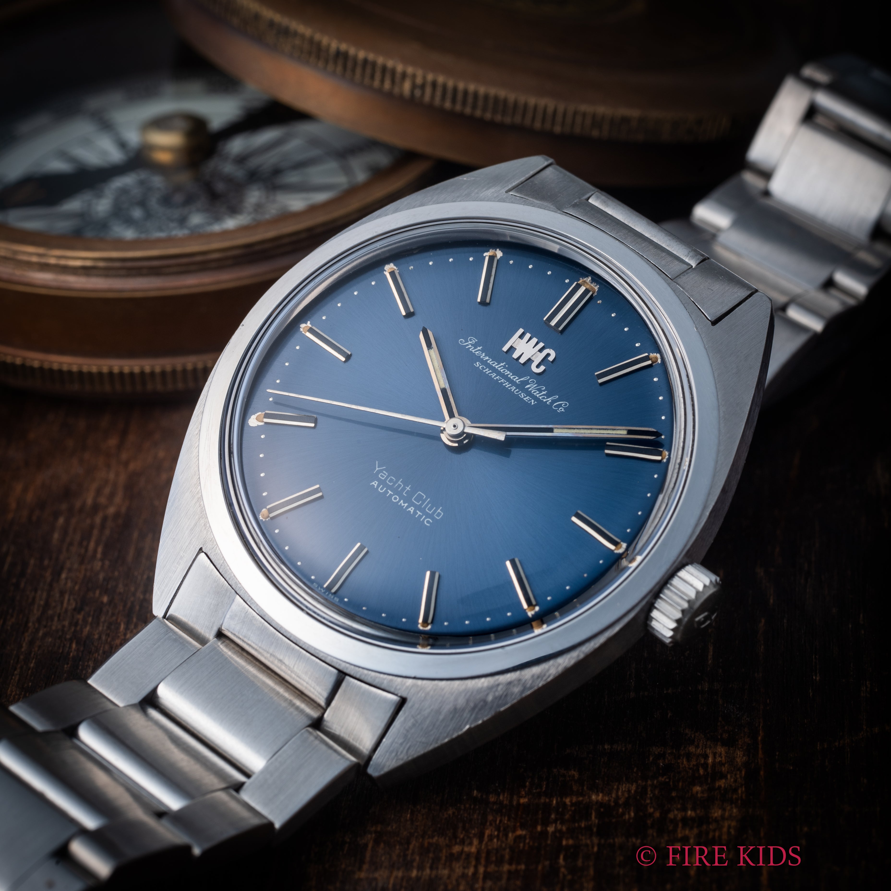 IWC	ヨットクラブ 1973年製 ノンデイト ブルーダイヤル ペラトン式自動巻 箱・ギャラ付 純正3連ブレス