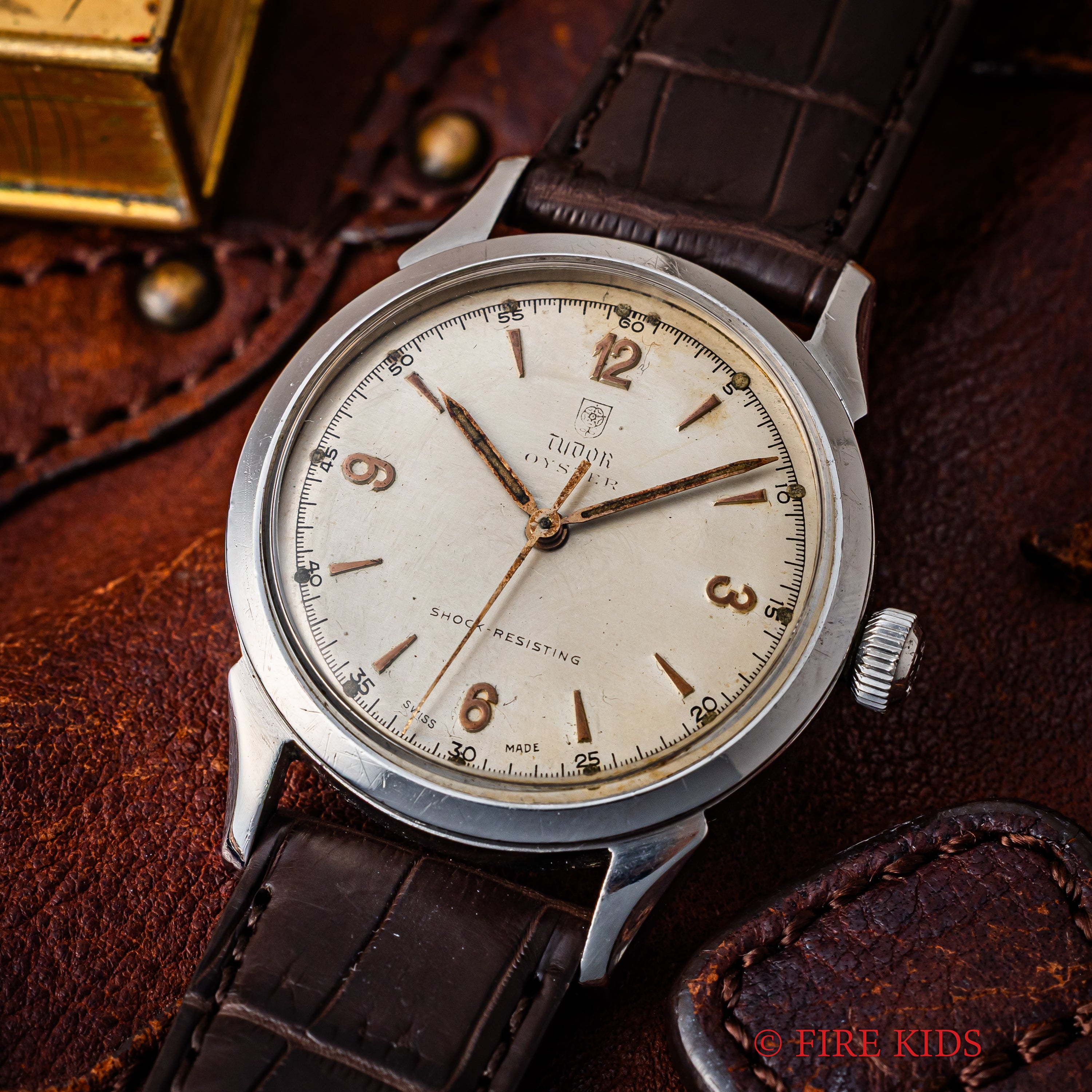 チューダー  盾薔薇オイスター 1950年代製 手巻き 飛びアラビアダイヤル